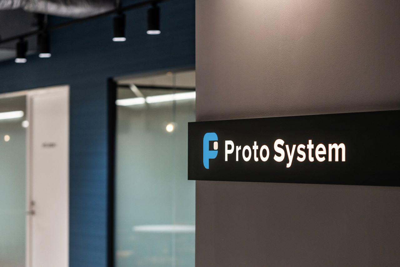 2023年12月に本社を移転しました。
社名の語源である「プロトタイプ」には、原型という意味とともに、模範や手本という意味もあります。