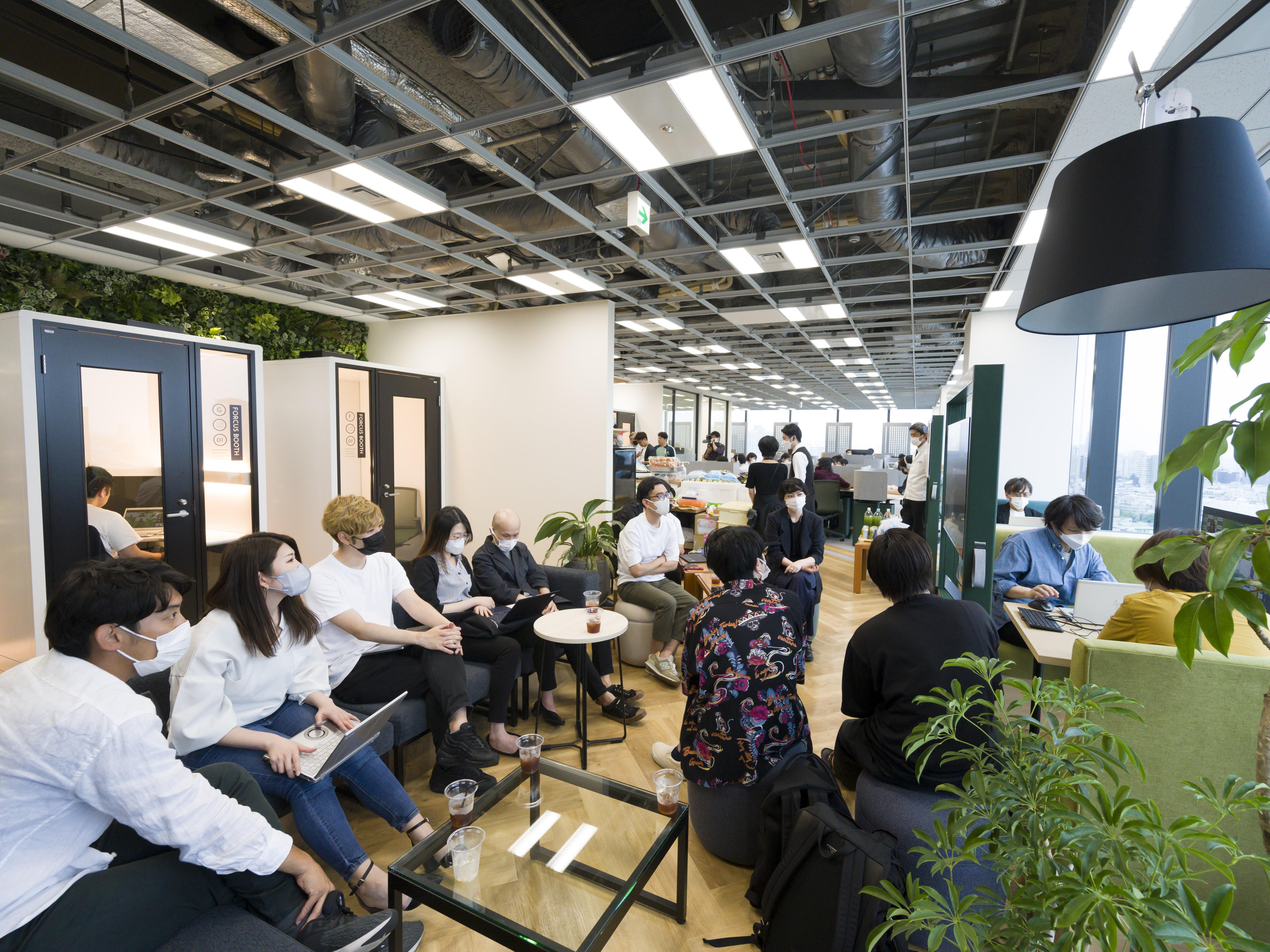 資格取得のため、学習プラットフォームとの法人契約やグローバルウェイ独自の研修を作成し、知識の底上げ・平準化に取り組んでいます。
また、資格取得支援制度や書籍購入支援制度、評価へのプラス加点等、資格取得のための制度も充実しており、自身のスキルアップが目指しやすい環境です。