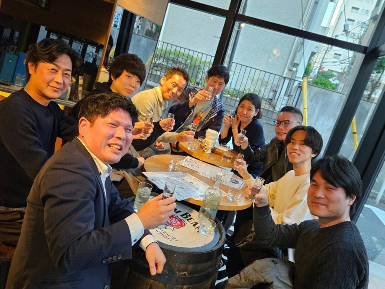 技術だけでなく、ビジネスマインド/スキルも身に付けた総合力の持ち主を理想とし、「チャレンジアップ認定制度」等の人材育成に力を入れている。