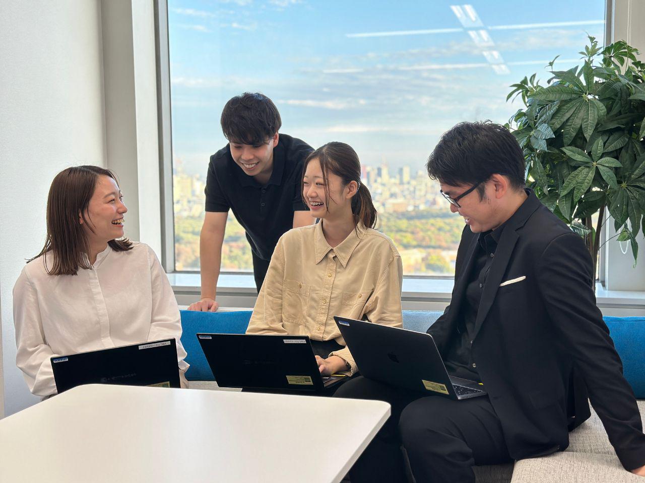 性別、年齢に関係なく、仕事の能力と業績で評価される風土が徹底しており、女性管理職も多い