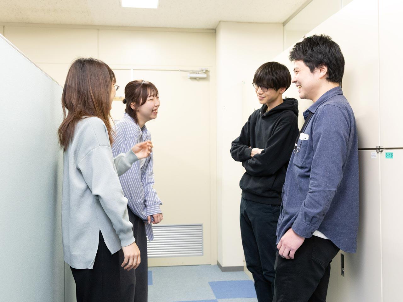 事業を大きく分けると、一つは大手SIerを通じた運用・保守サービス。もう一つは、エンドユーザーへ直接ソリューションを提供する事業だ。