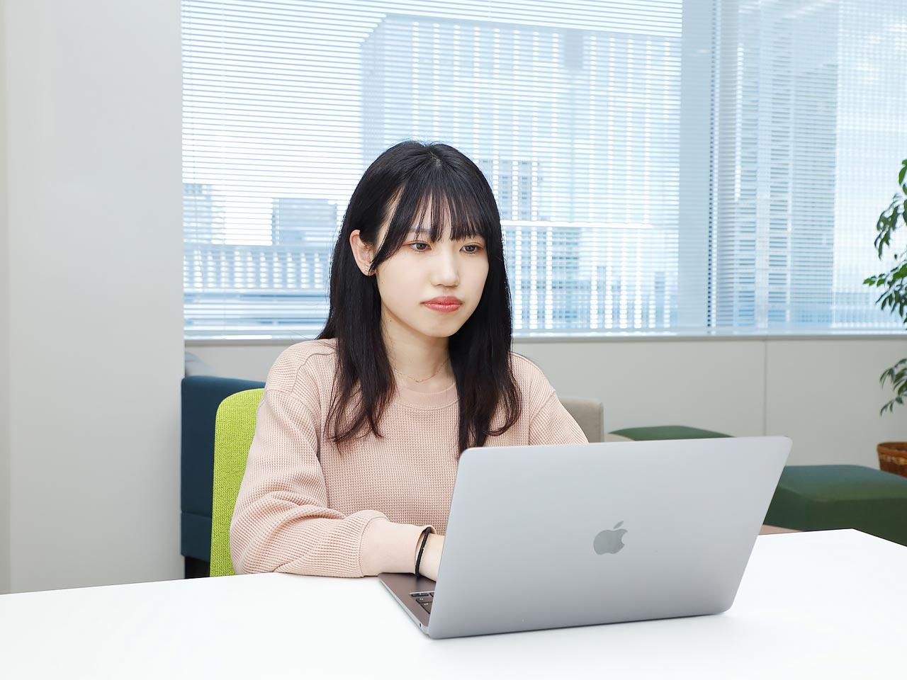 契約形態は、SES（準委任契約）にてチーム体制を中心に受託開発も手掛けております。