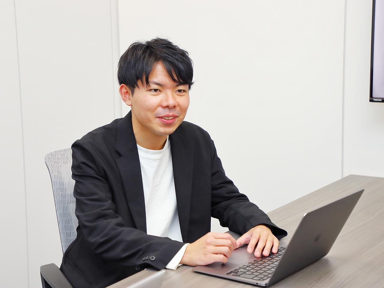 独自のミッショングレード制で技術力と顧客対応力を評価、人材育成を図る。