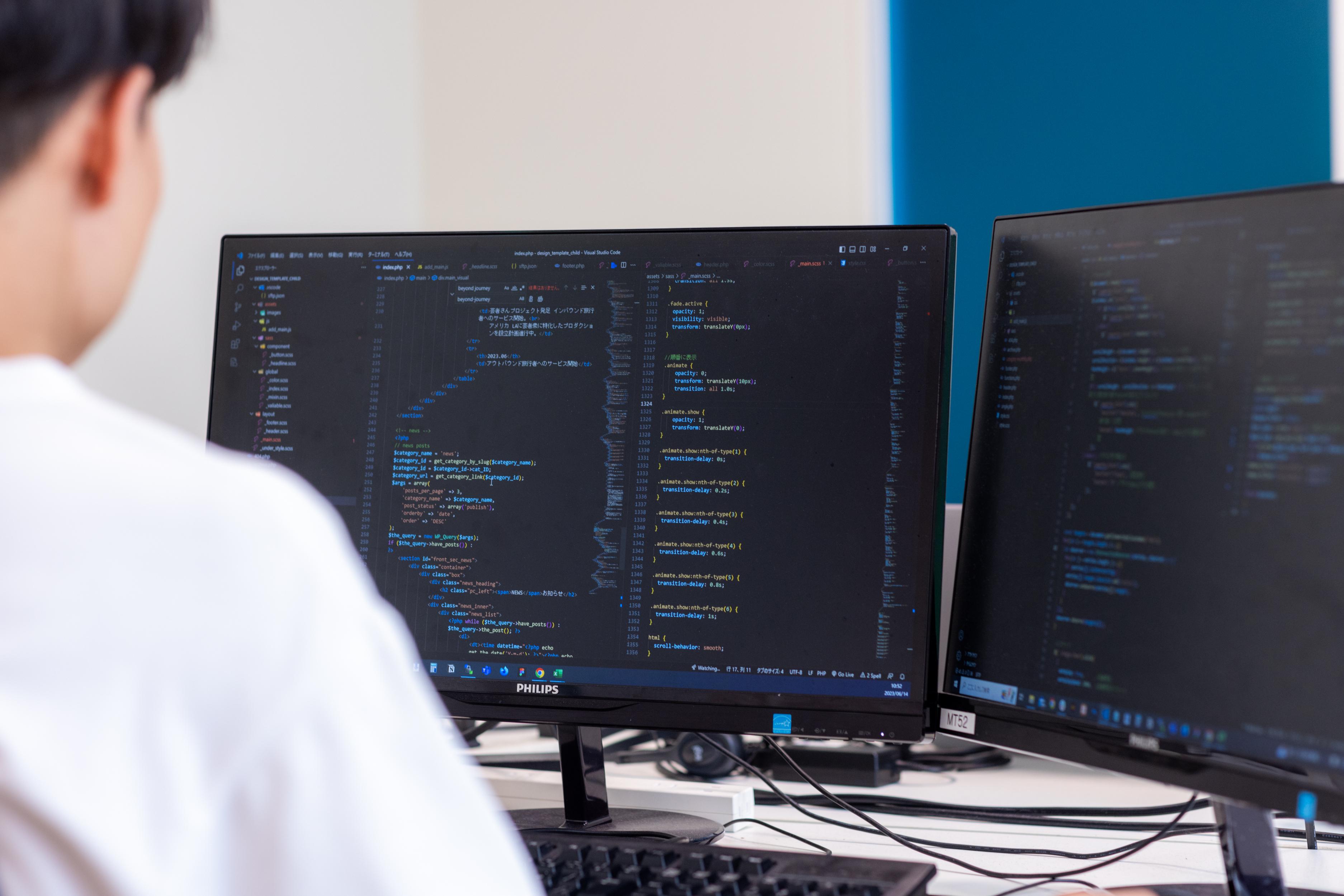 社内勉強会を積極的に実施しているので、エンジニアやデザイナーが、いつでも技術的な成長ができる環境です。
社内完結をモットーにお互いが切磋琢磨して、一人ひとりが成長することを目指しています。