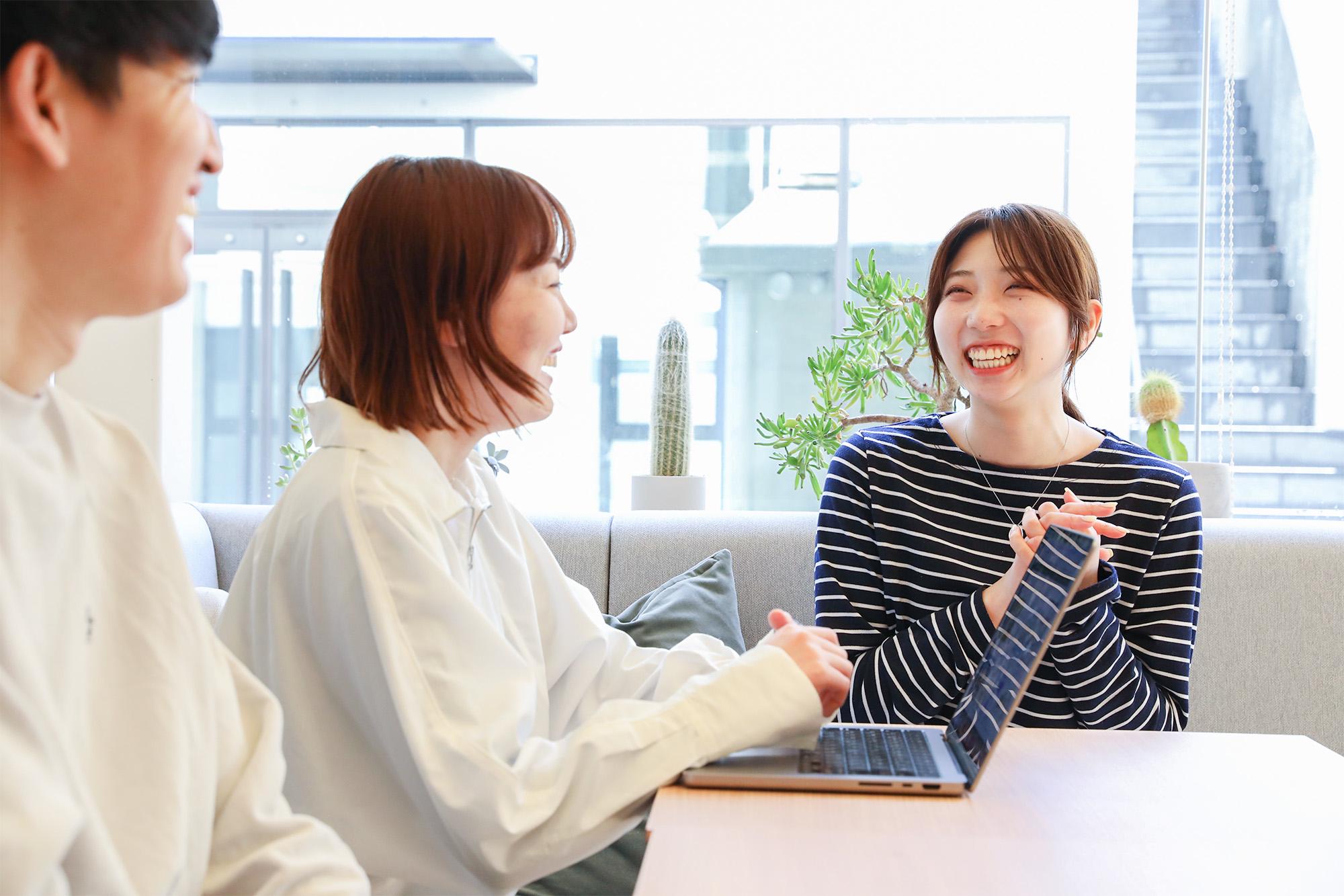 新卒採用のwebディレクターや未経験スタートのデザイナーたちも活躍中！