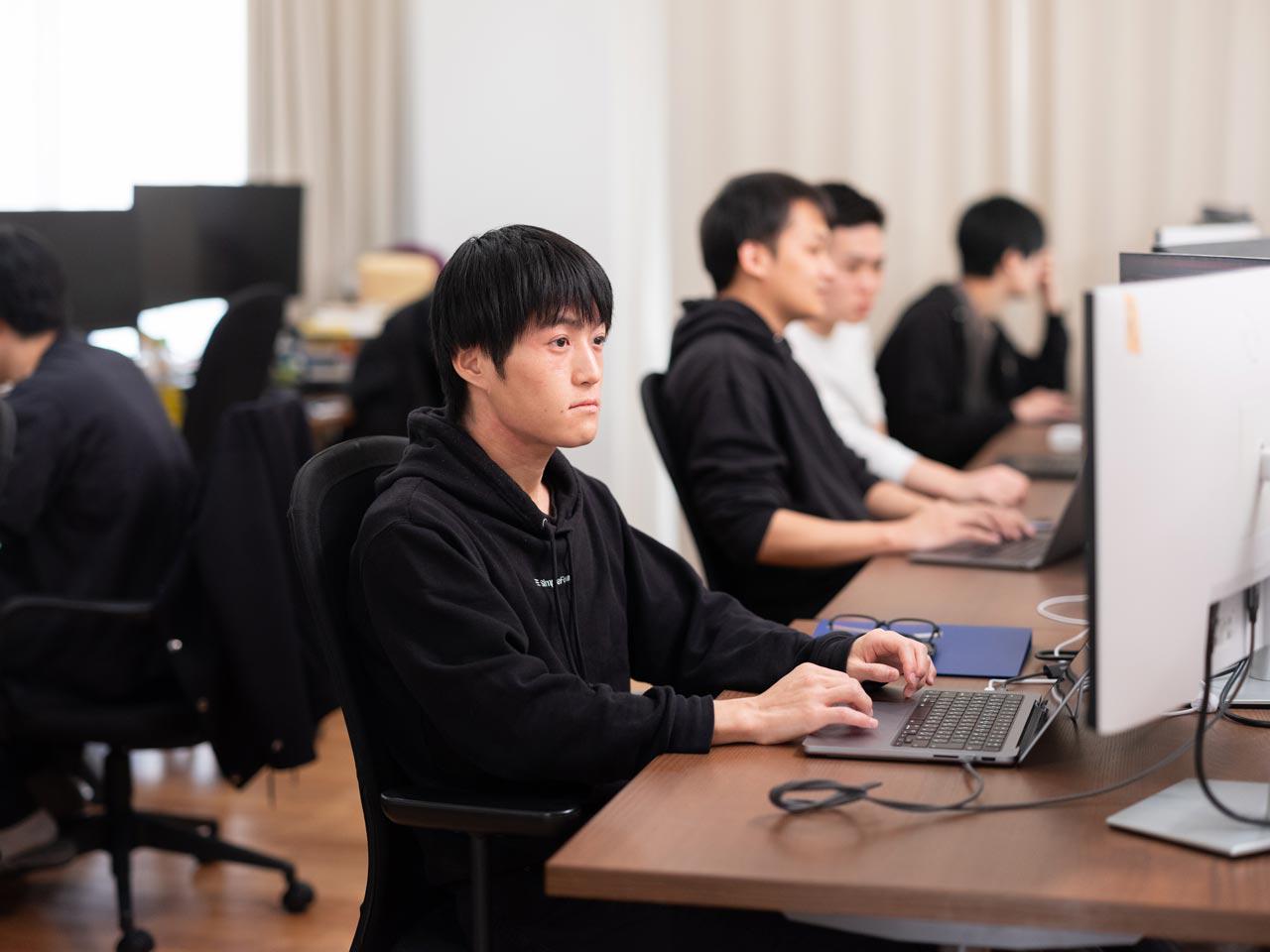 法人名をリクエストするだけで、「実体があるか」「実態はどうか」を自動で瞬時に評価。