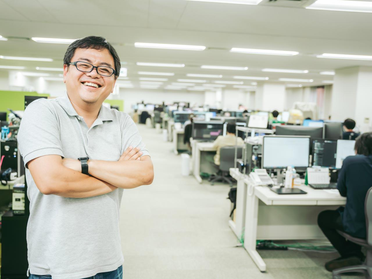 社員同士のコミュニケーションが活発で、カジュアルでフランクな雰囲気が特徴。