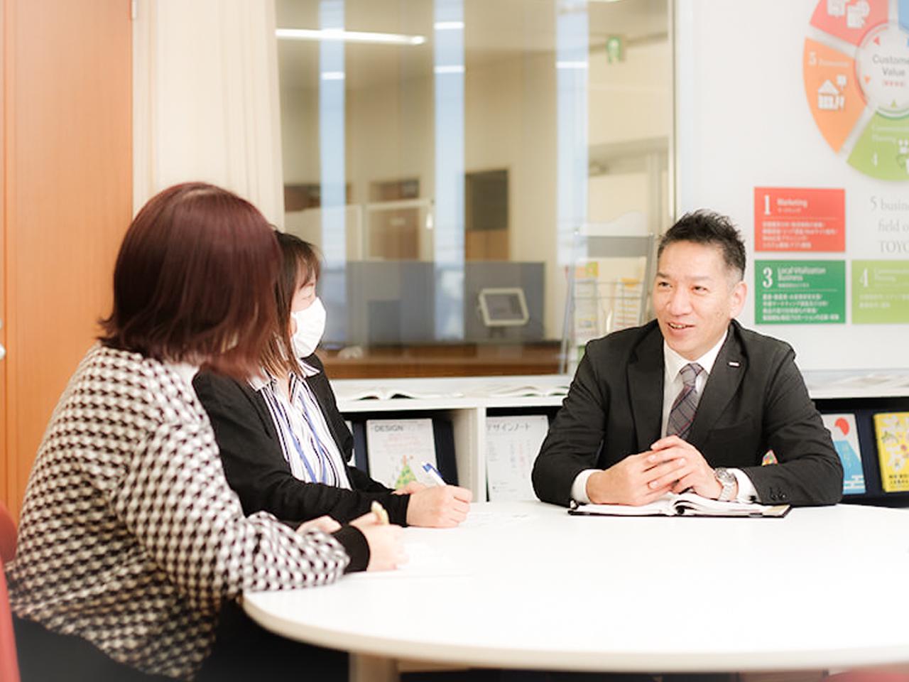 印刷以外に、デザイン制作、イベント企画・運営、システム開発など、多くのサービスを一貫提供している。