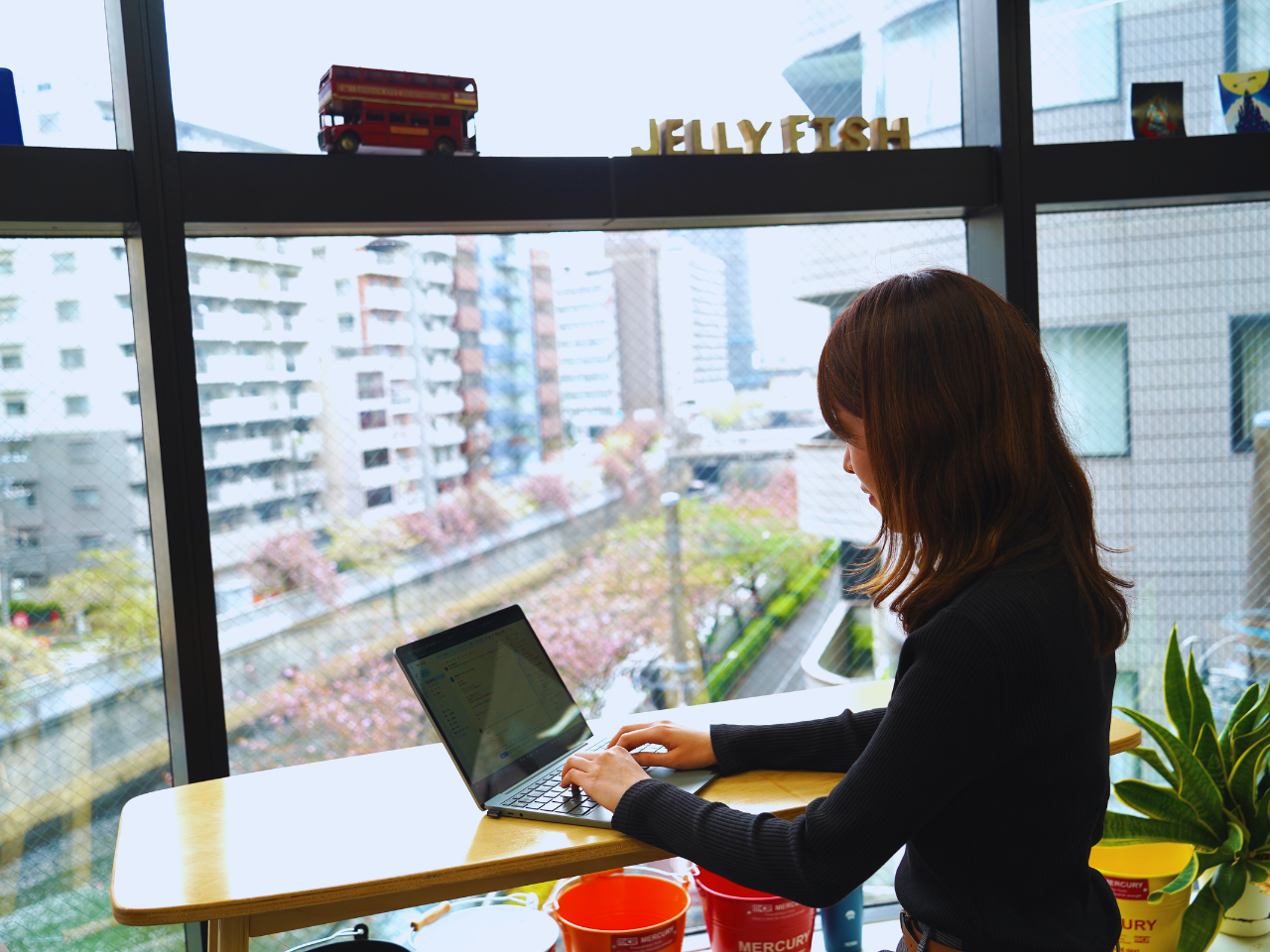 目黒川沿いのアメリカン雑貨に溢れたオフィスです