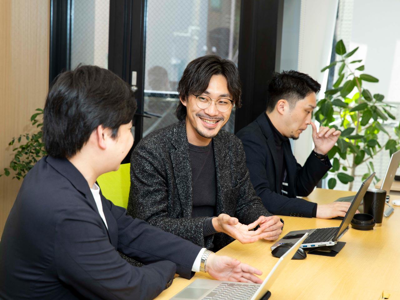 同社は、AI乗合配車システム『Noruuu-Sharing』や、タクシー会社向け配車アプリ『Noruuu-Ride』といったモビリティサービスを開発・提供しているIT企業である。