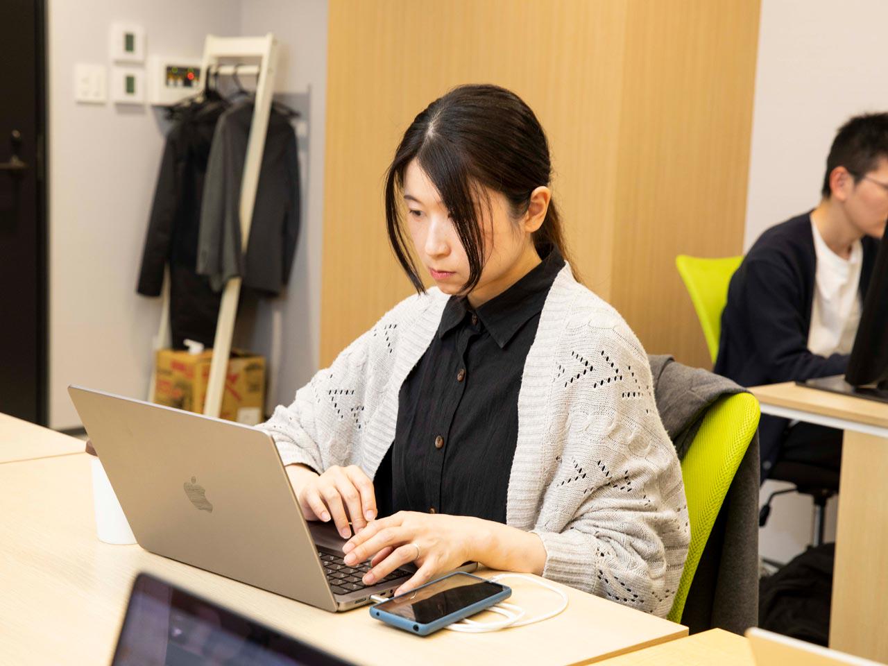 同社では長く活躍するための環境も整えられており、ライフステージの変化を迎えた時の勤務スタイルは柔軟であるという。