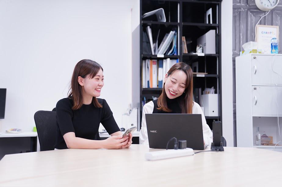 フォトスタジオ事業は、子どもの撮影を中心とした『スタジオキャラット』と『スタジオコフレ』、振袖と卒業袴の専門スタジオ『ラブリ』、ブライダルフォトサロン『クレール』の4ブランドを展開している。