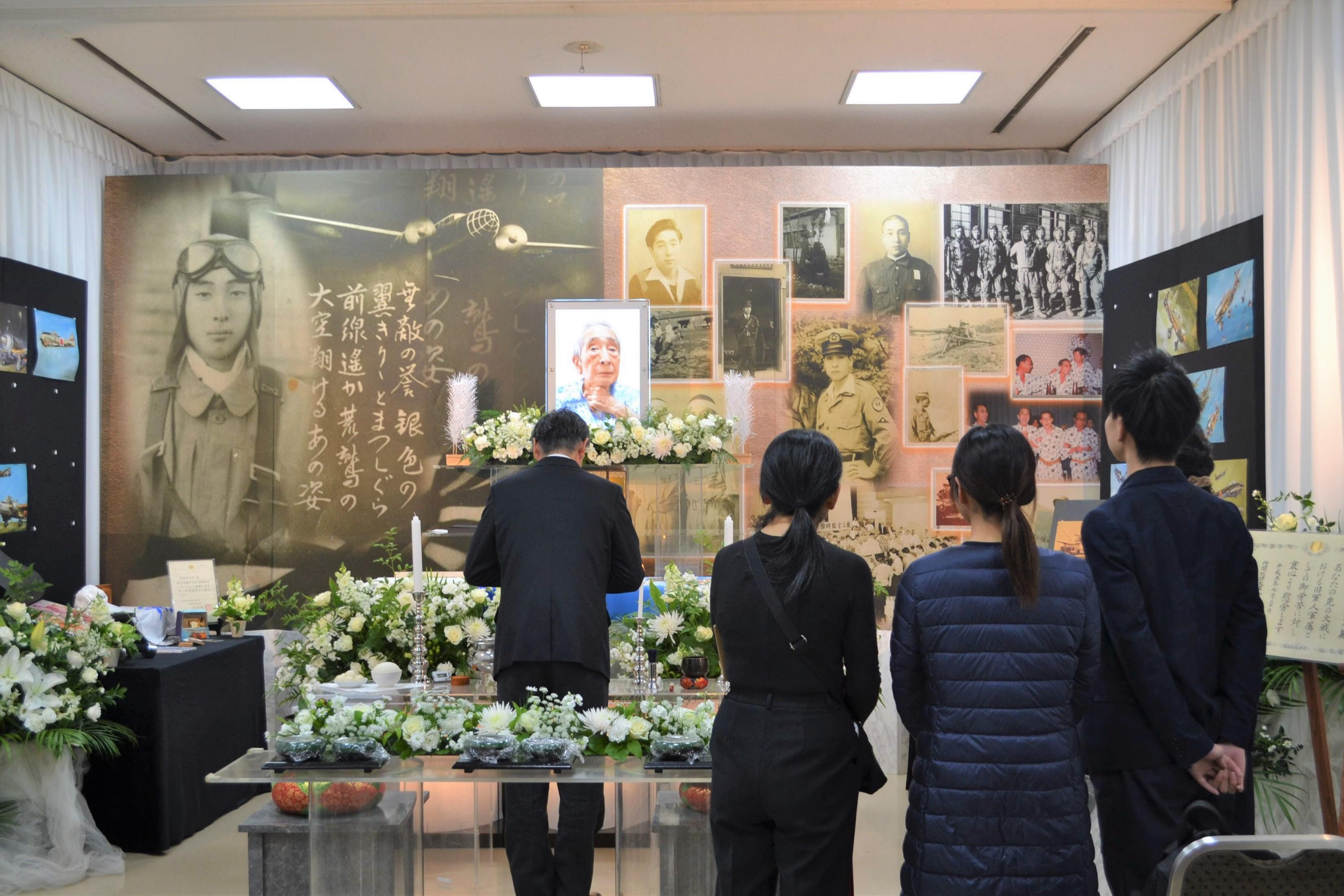 想像してみて欲しい。最愛の人が亡くなった時、あなたはその人の最期をどんな風に送り出してあげたいかを。形式ばった式典ではなく、あなたが知っている”その人らしさ”を空間に創りあげることに意味がある。お葬式の低単価・簡素化が進むことによる最大の弊害はお葬式の価値とは何か？が伝わらなくなることだ。『100人いれば100通りのお葬式』という業界唯一無二のサービスを世の中のスタンダードにし、葬儀の価値を正しく伝え広めていくことで「お葬式の価値向上」「業界全体の底上げ」を実現していく。これは当社の”使命”だ