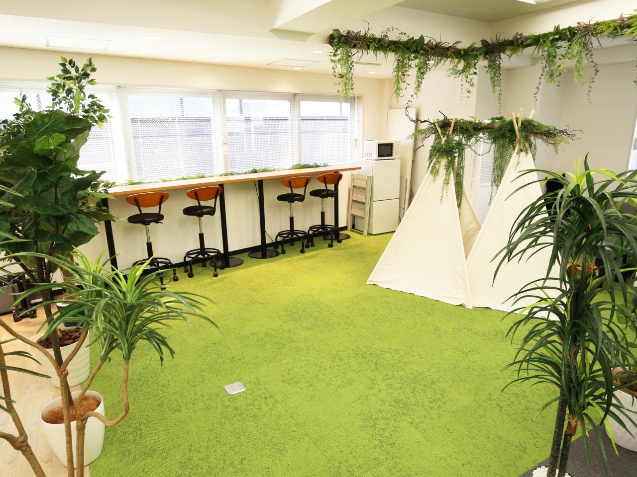 オフィスは西新宿五丁目に移転しました、これからオフィスは随時アップデート予定です。