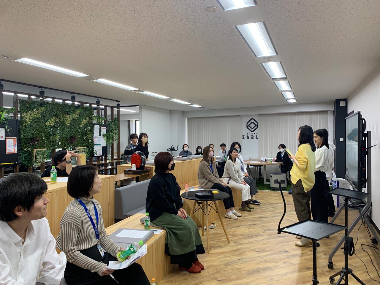 同社は、ボトムアップ型の組織を理想とし、社員の意見やアイデアを積極的に経営に取り入れている。