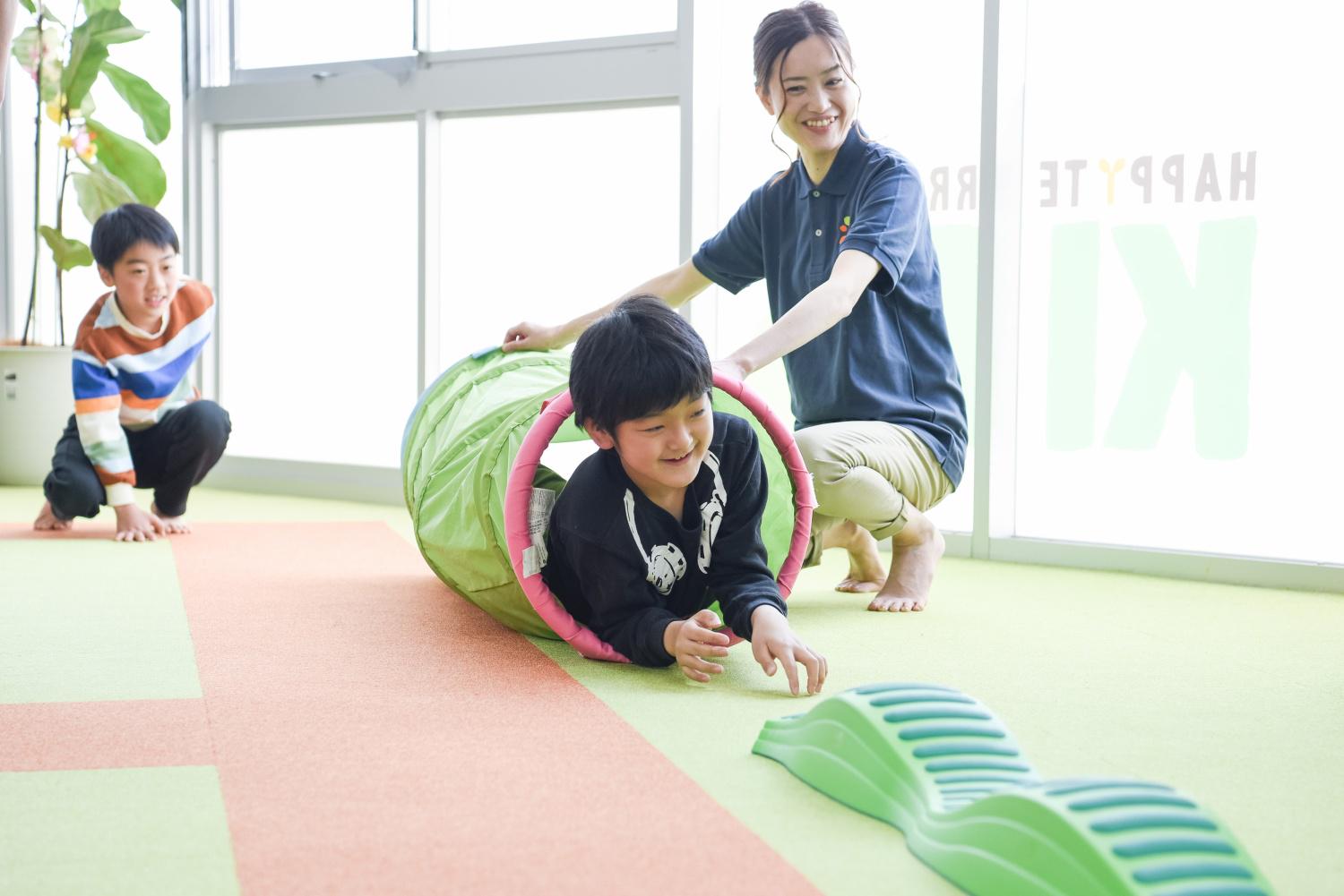 オリジナルプログラムを開発し、発達障害の特性に応じた療育(個別支援/集団支援)を行っています