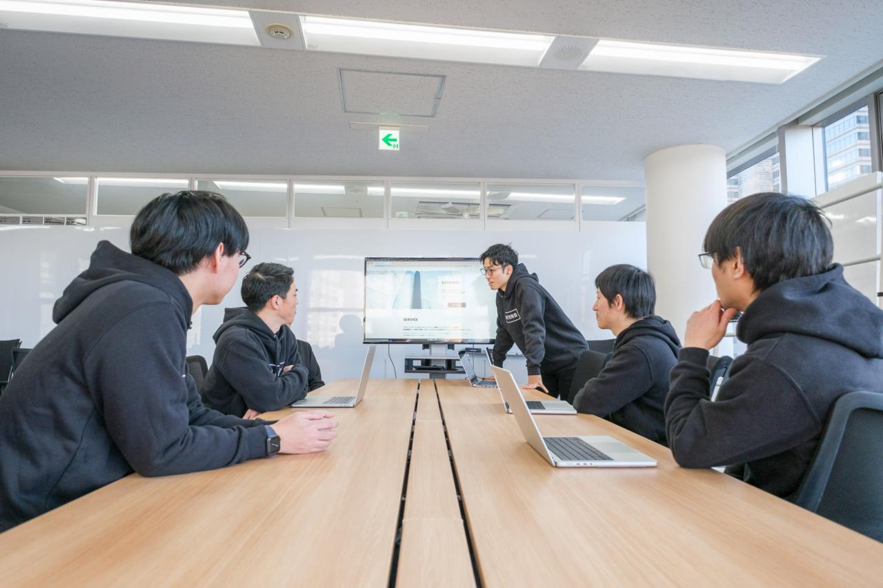 株式会社FLINTERS 求人画像1