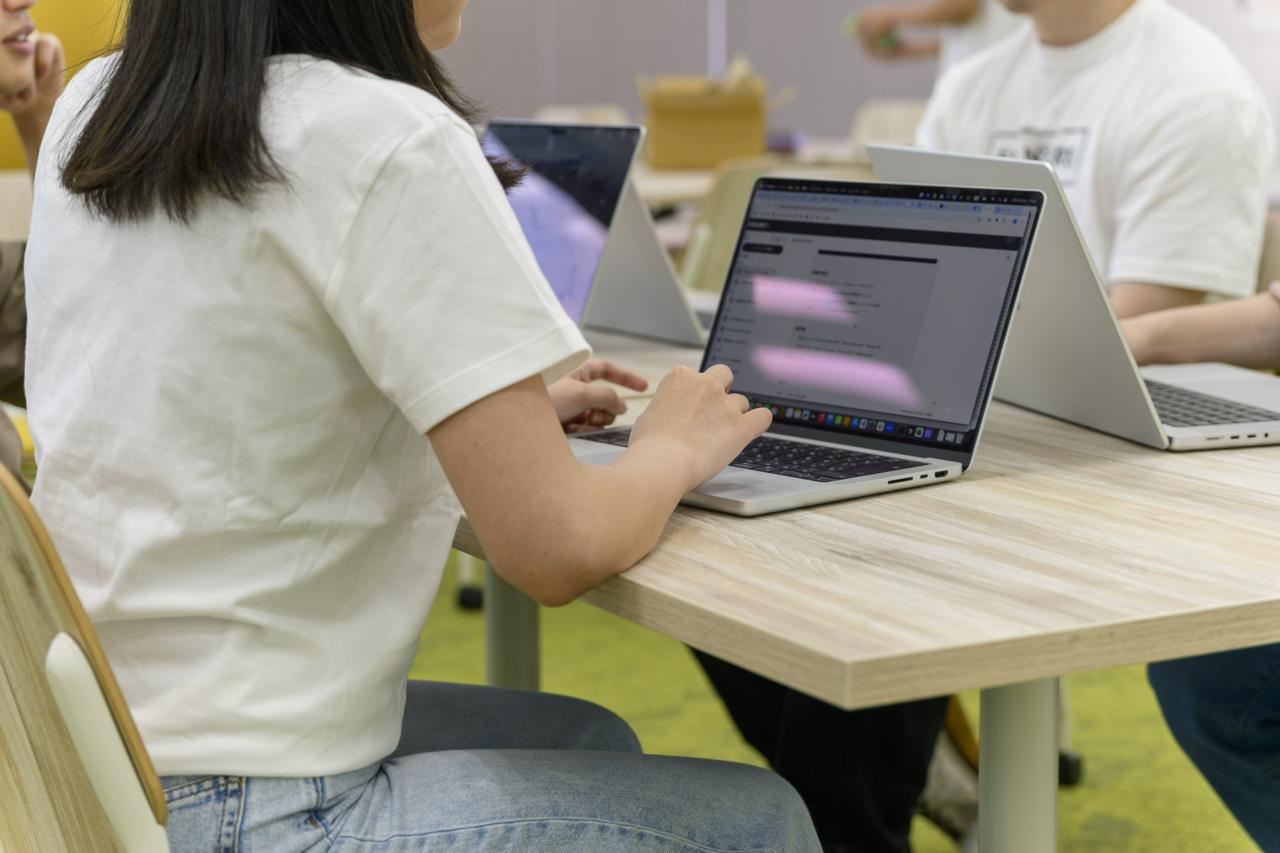 株式会社FLINTERS 求人画像1