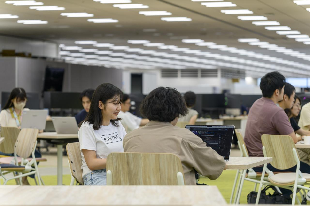 株式会社FLINTERS 求人画像1