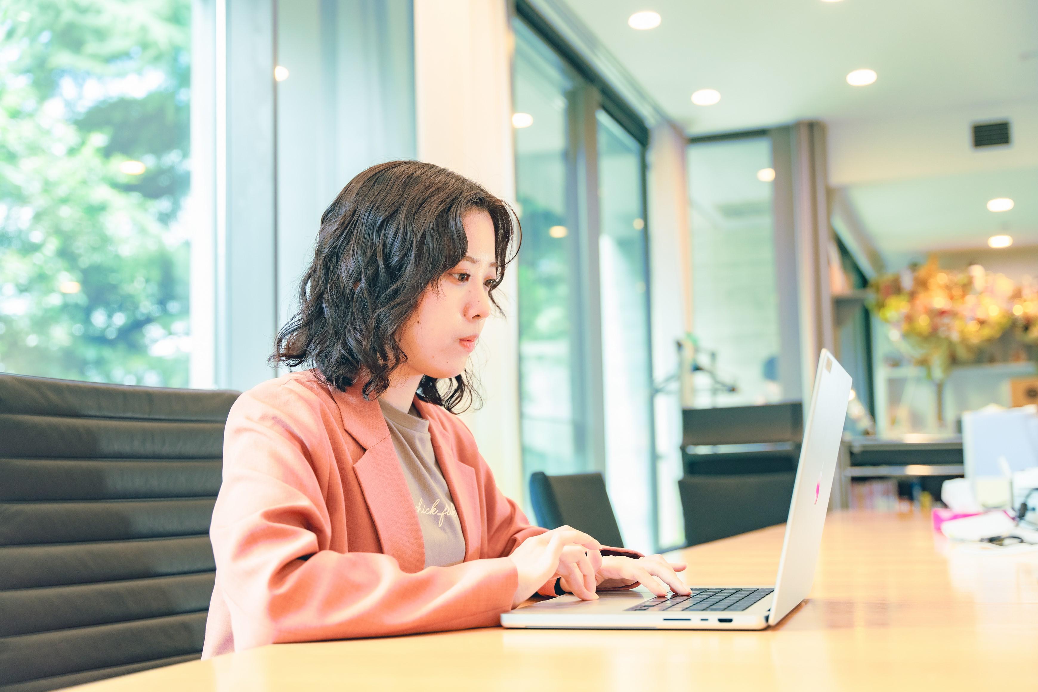 事業内容：会員数1,300万人を超える大手マッチングアプリ