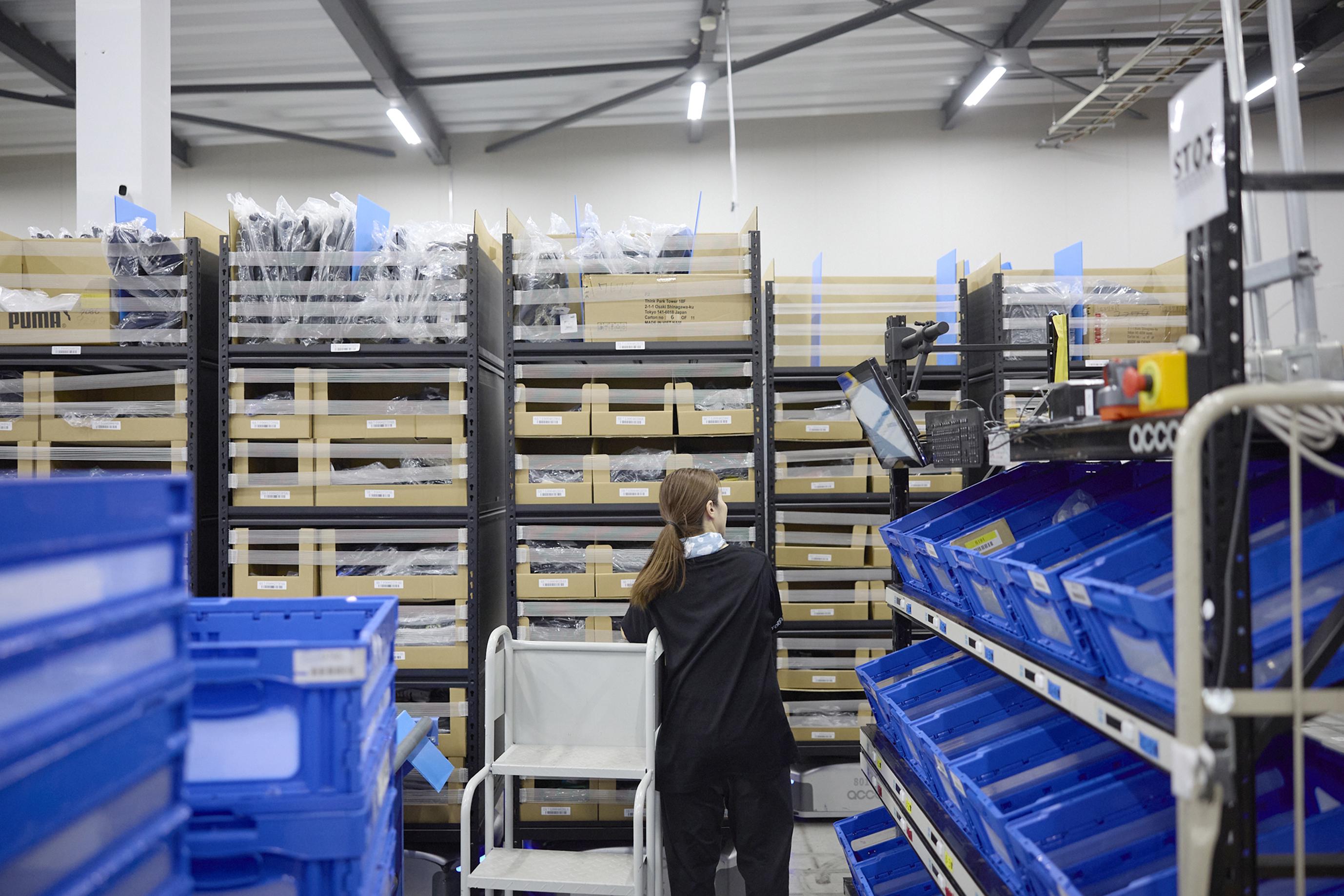 物流倉庫の確保、体制の構築、ロボティクスを導入した省人化など、幅広い対応が可能。