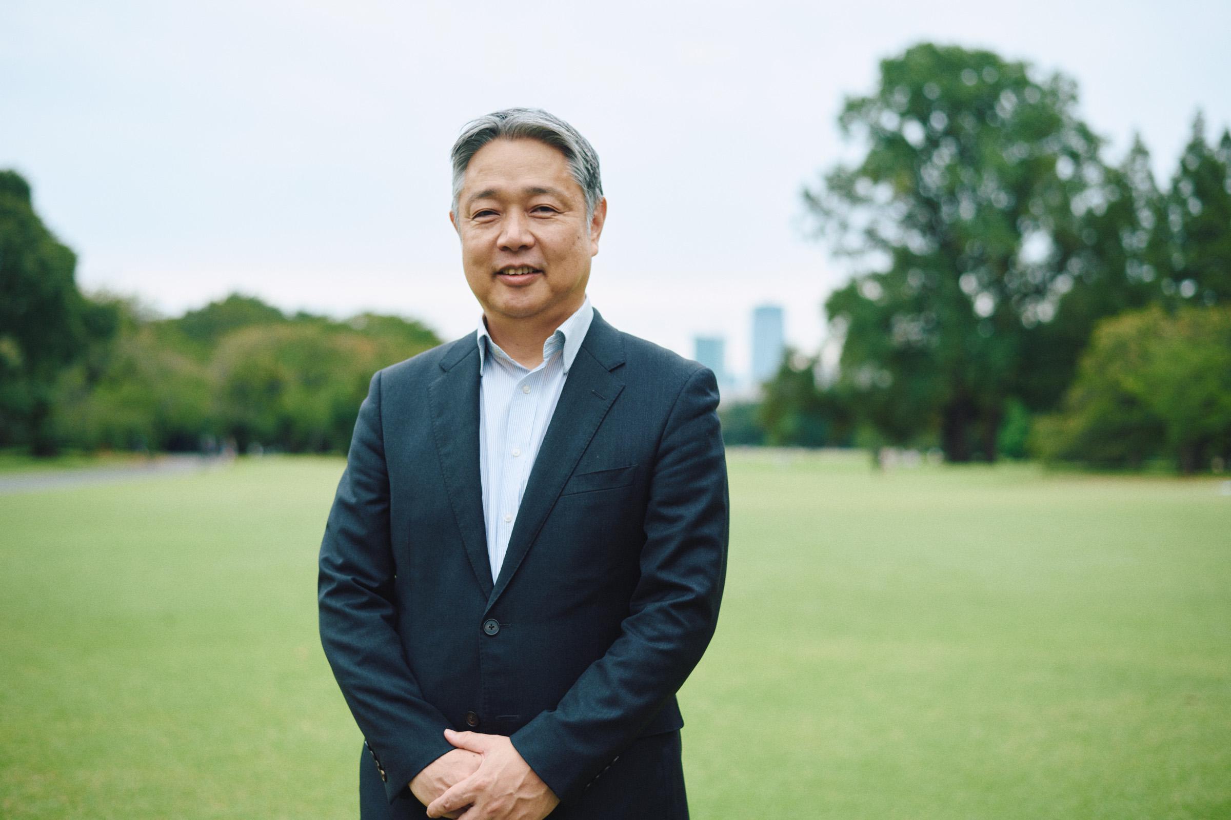 代表取締役社長　深井 幹雄　
＠本社近くの新宿井御苑