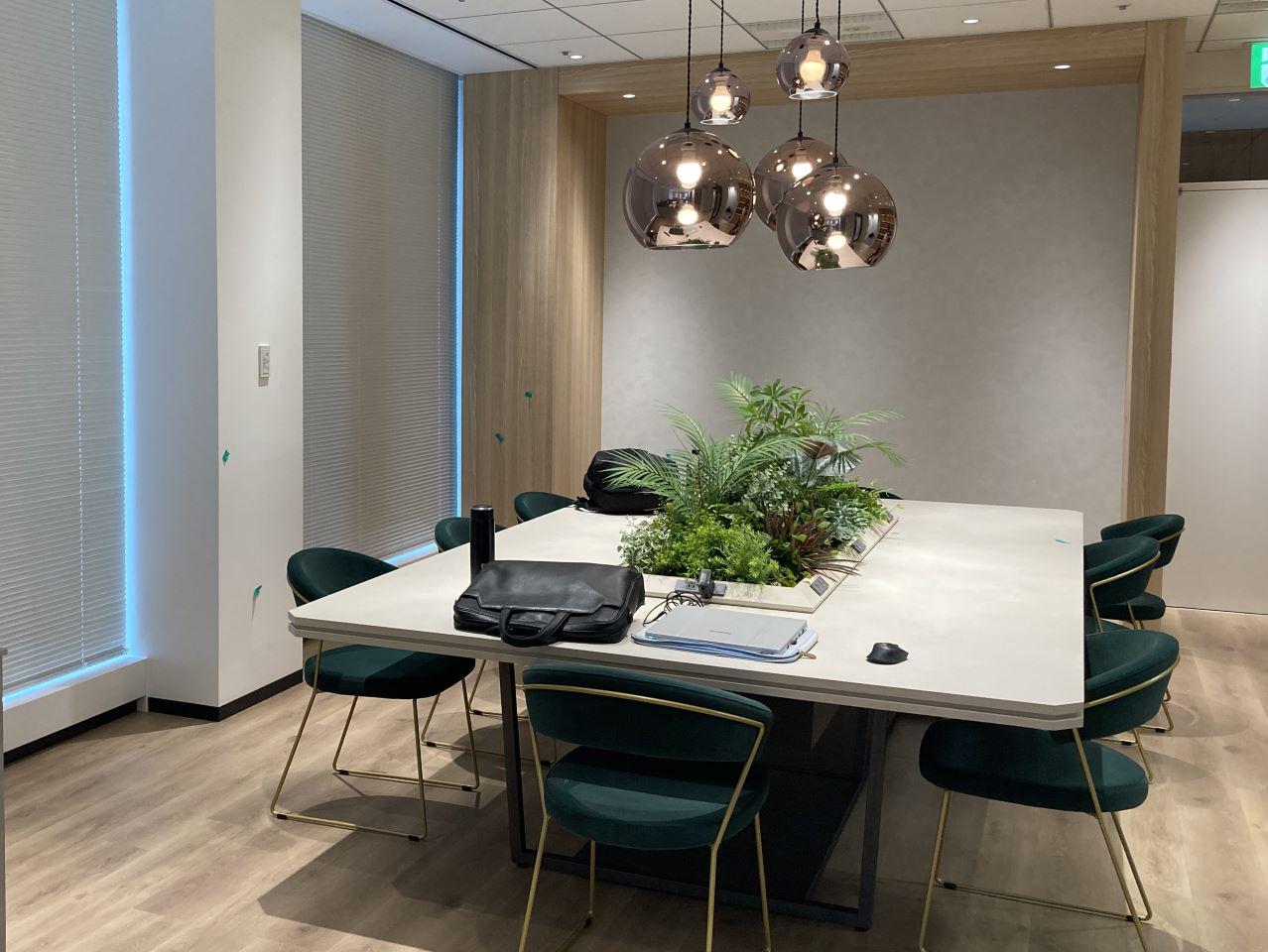 現在のオフィスです。全従業員を対象としたリモートワークを取りいれているため必要最低限の広さになりました。働きやすい環境になったことも同社の強み。