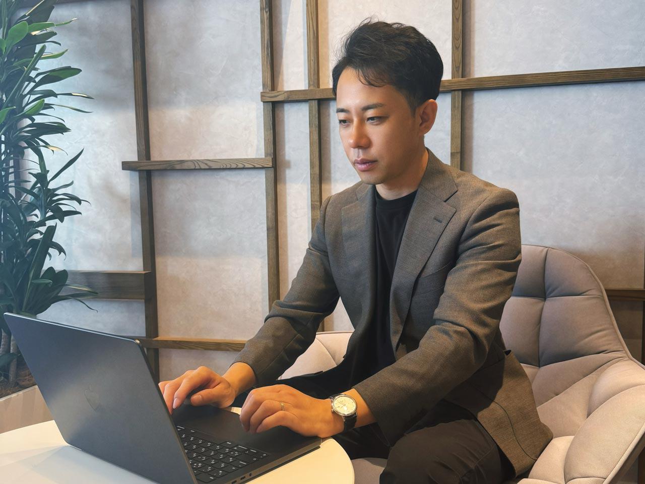 2023年10月に設立された同社は、SESとSIと自社開発事業を展開する新進のシステム開発会社。