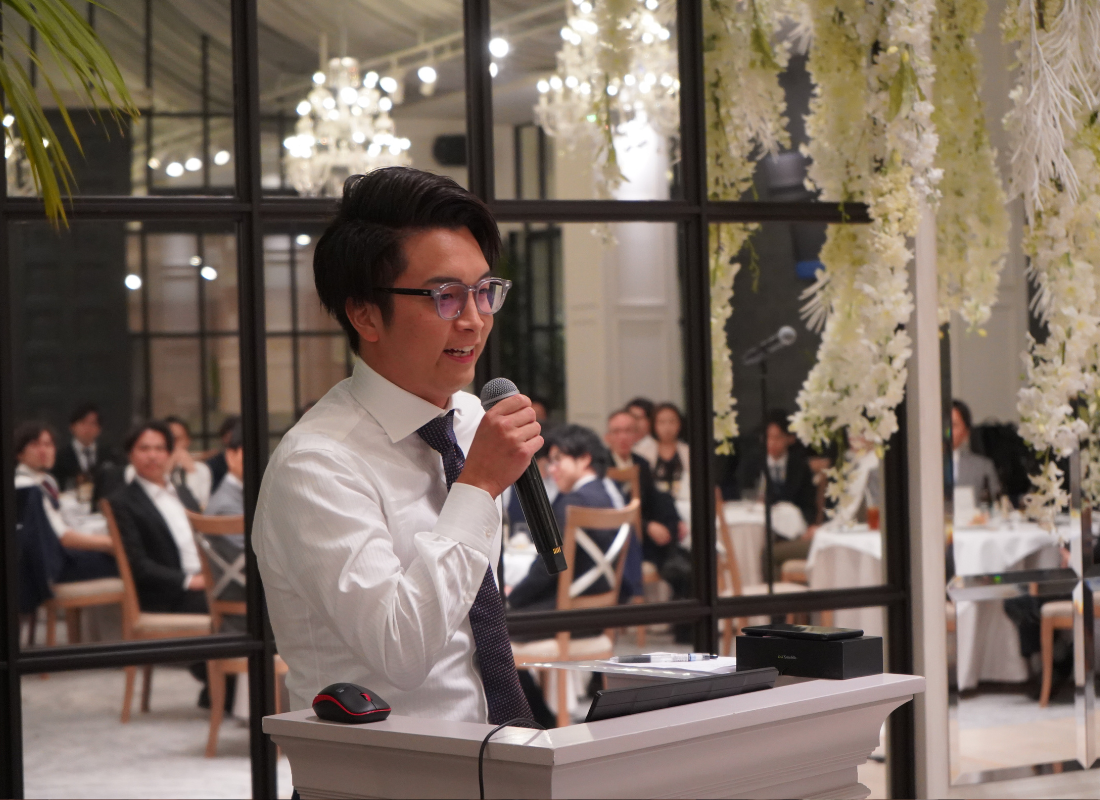 年に一度社員全員を集めて「経営指針発表会」を行います。
ここでは事業の軸が会社の理念にずれていないか再確認する場所でもあり、来期の目標について発表する場所でもあります。