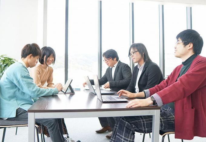 事業内容：CMSに強く大手企業サイトでのAWS等のクラウドシステム開発