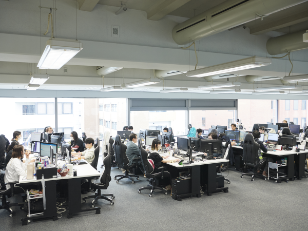 事業内容：国内外のゲームPR Graph