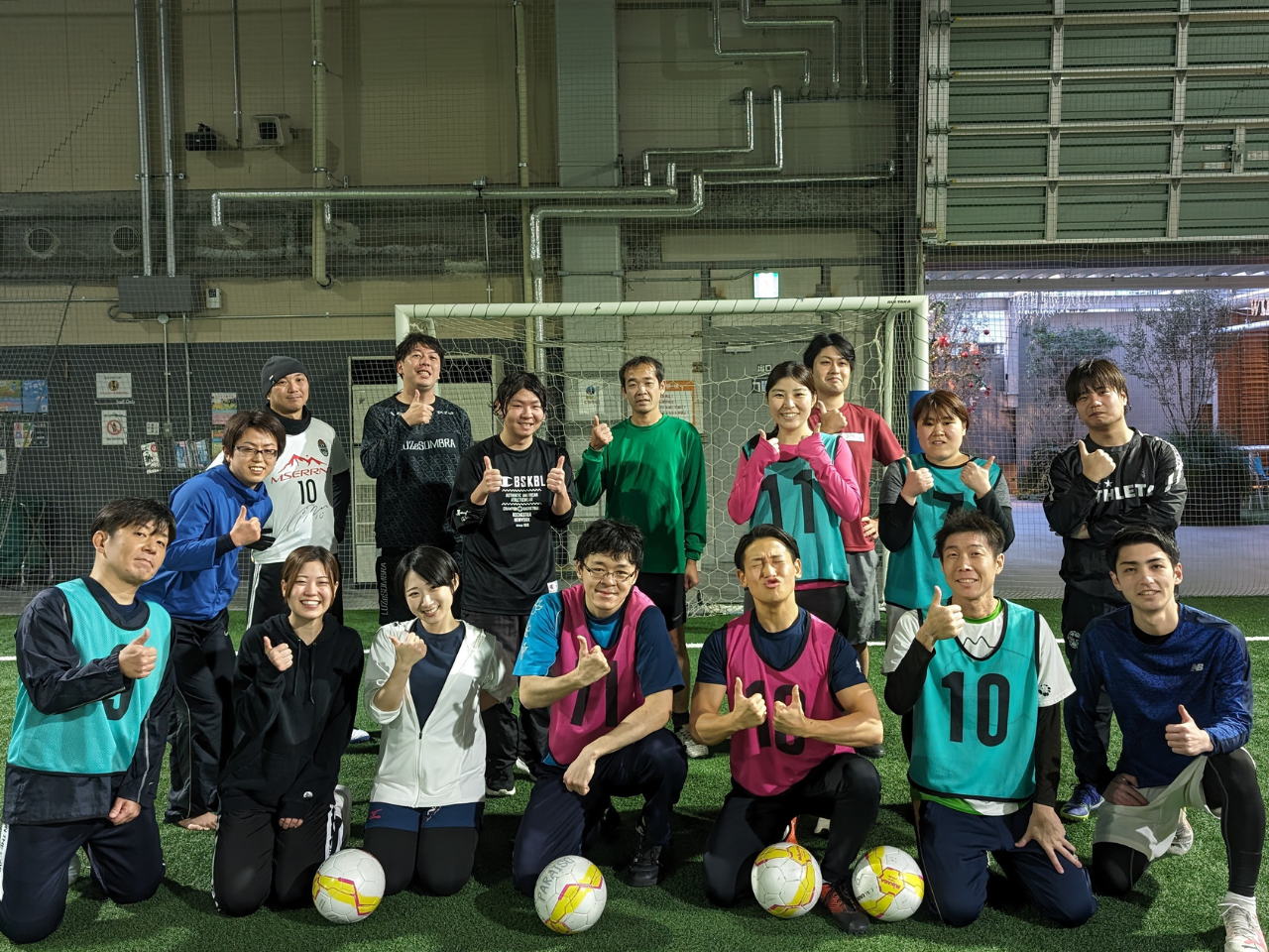 サークル活動は社員の声から順次開催。
フットサルや、ボードゲーム、テレビゲーム、テニスや釣りなど様々。
社員以外の方も参加しているので、お気軽にご参加ください！