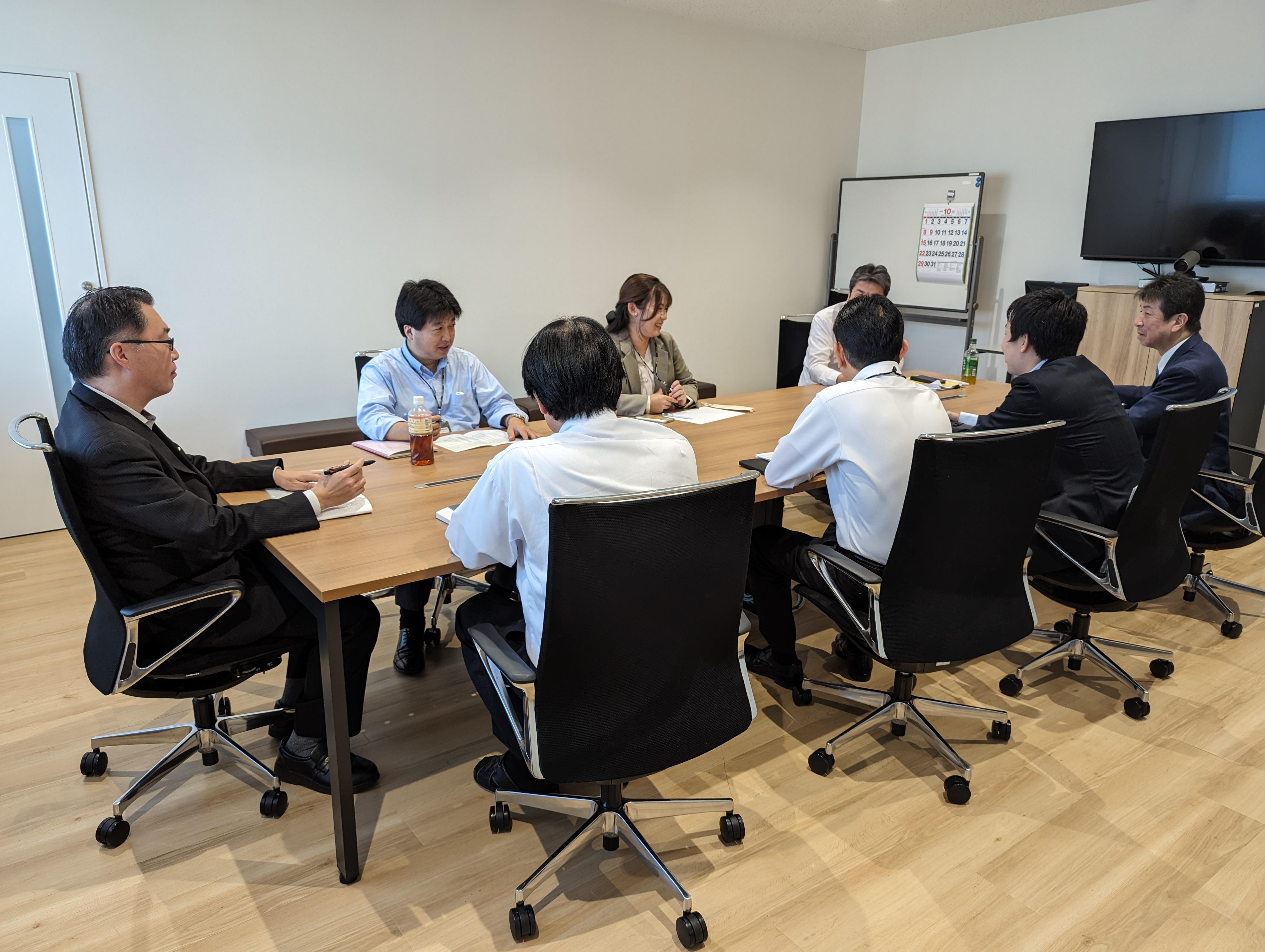 事業内容：Webシステム・業務アプリ開発サービス