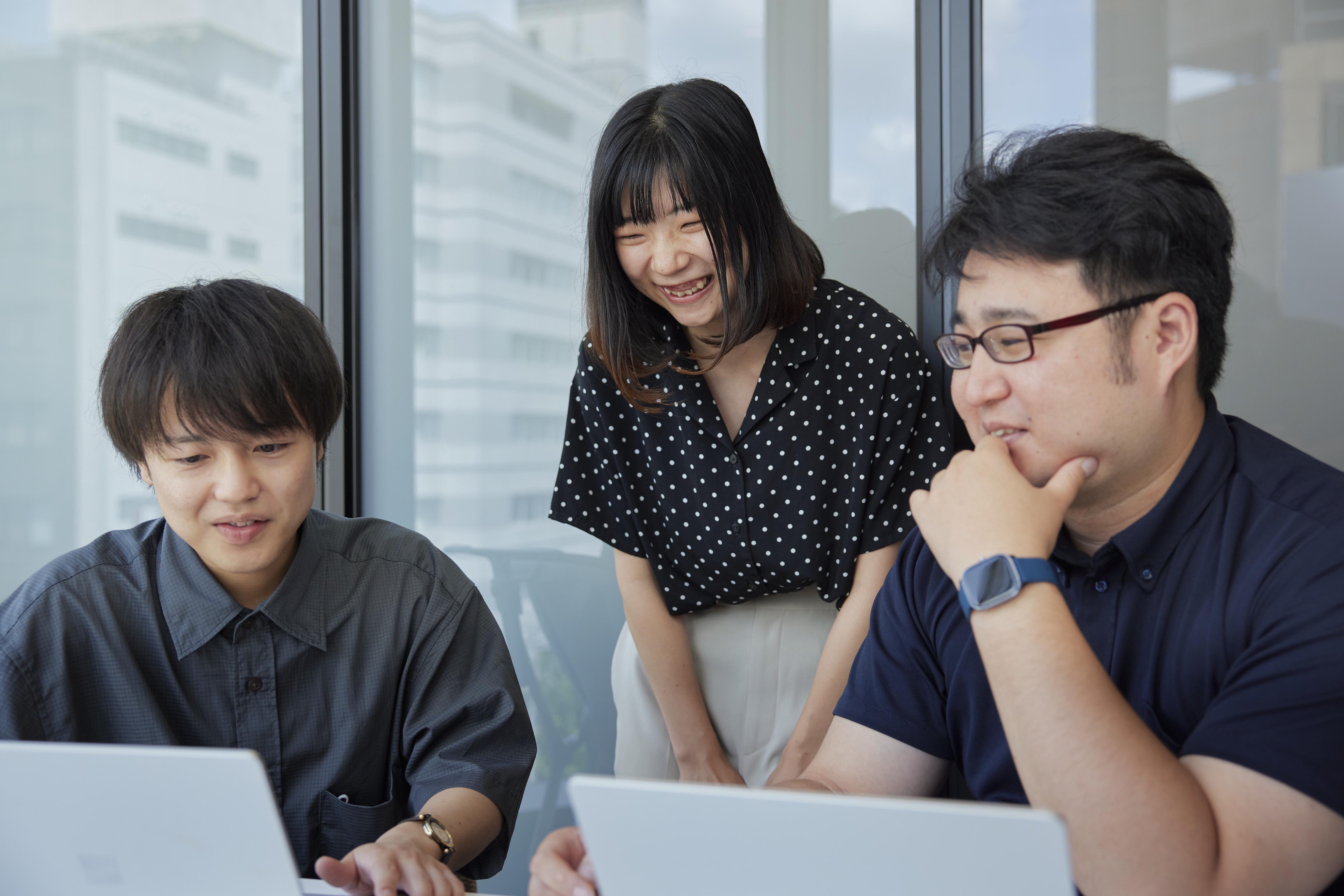 2009年3月の設立以来、コンパスは受託開発を中心に事業をおこなってきました。現在は自社サービス開発がメイン事業にシフトしつつあり、次々と新しいプロジェクトを立ち上げています。