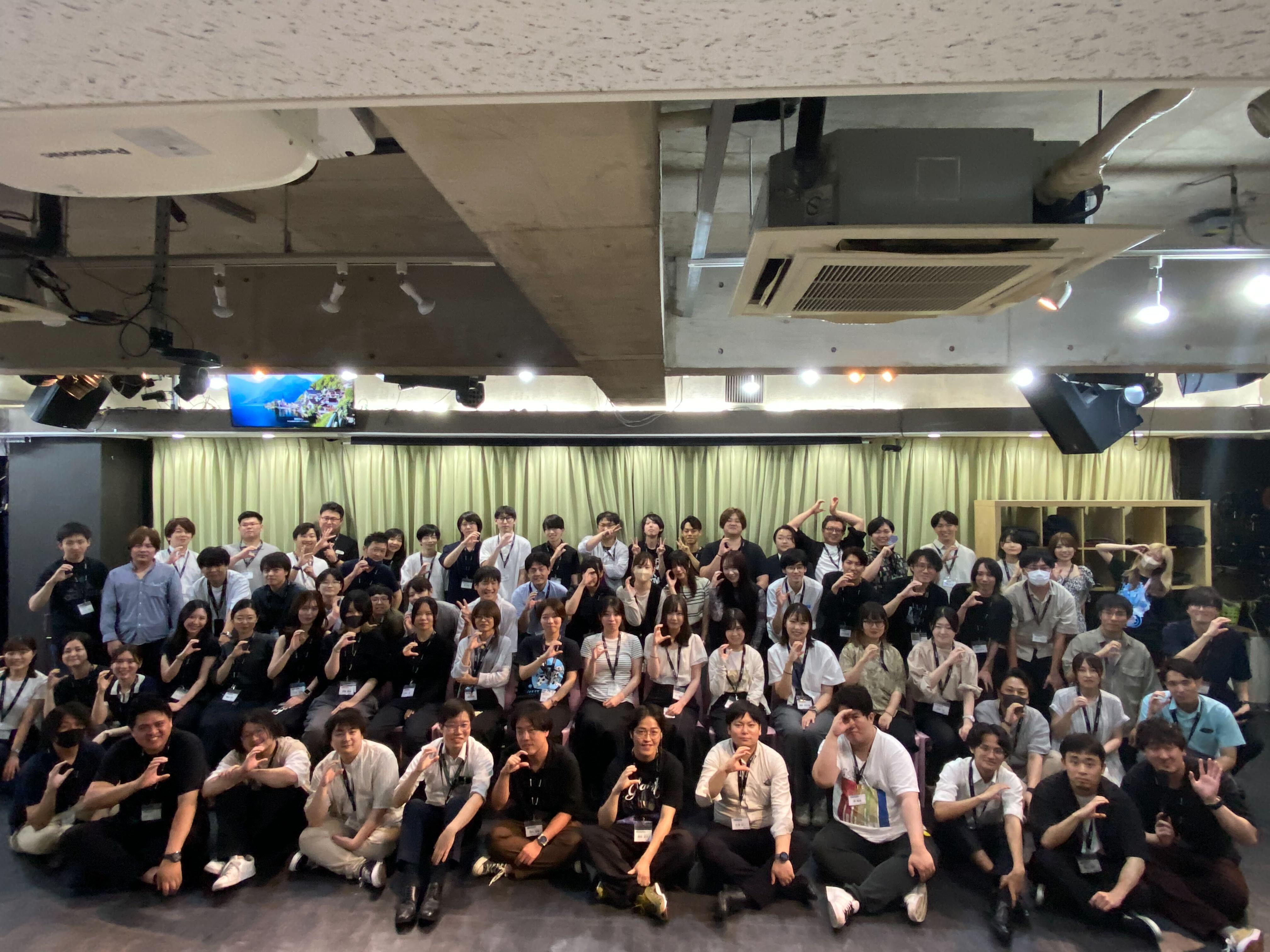 オフィス内にはゲームやボードゲームで気分転換できるスペースがあるのもコンパスの魅力だ。社内イベントは年に4回開かれ、社内外問わず横のつながりを大切にしている。