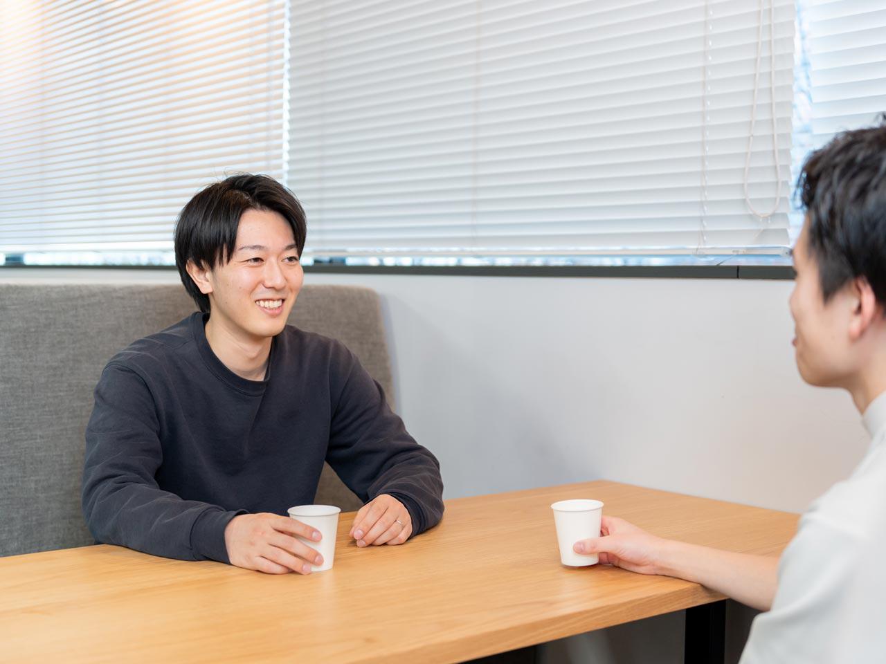 「誇れる仲間と、仕事を全力で楽しむ」というムードも同社の強みである。仕事で切磋琢磨し合うのはもちろん、オフタイムでの心の交流も多い。もはや“職場の同僚”ではなく、“人生を共にする仲間”である。