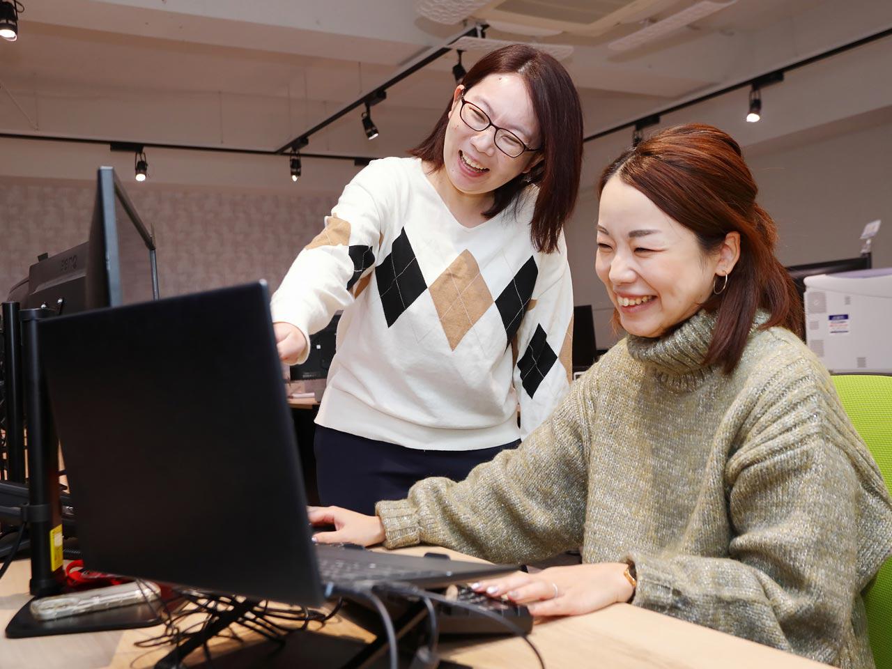 大規模な案件を手掛けられることは、メンバーのやりがいの一つだ。その裏では、個人での勉強のほか、メンバー同士でも実直にスキルを磨く風土がある。