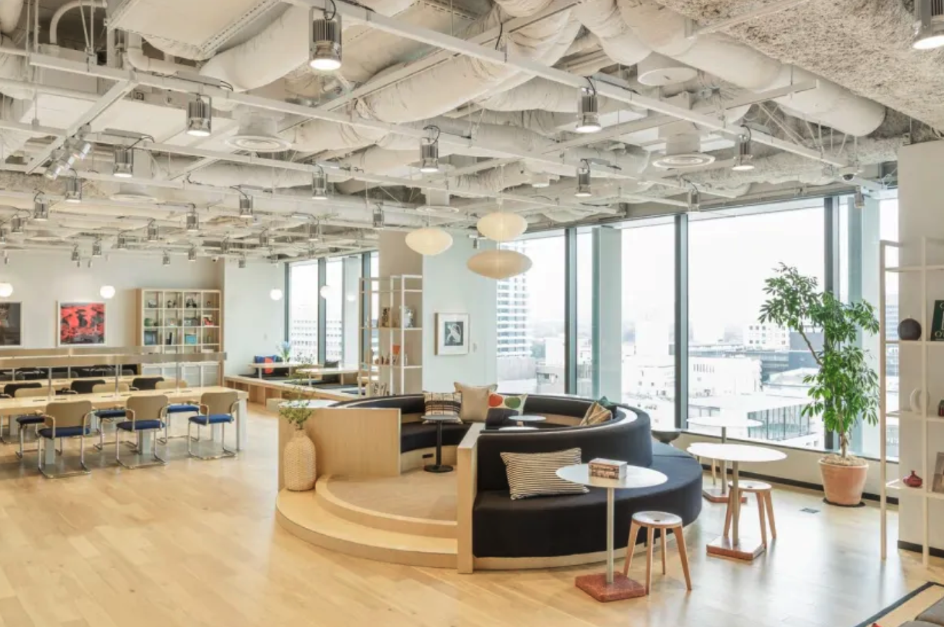 2021年より神田オフィスに移転しました。リモート中心の働き方で、コミュニケーションの場としてオフィスを利用しています。