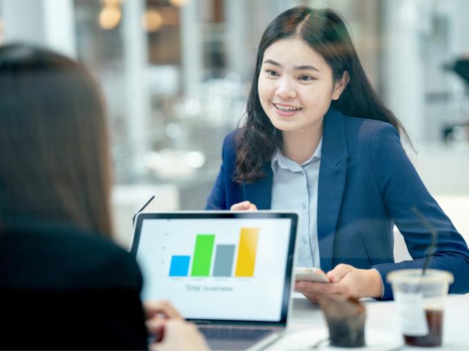 事業内容：ビジネスコンサルティング本部