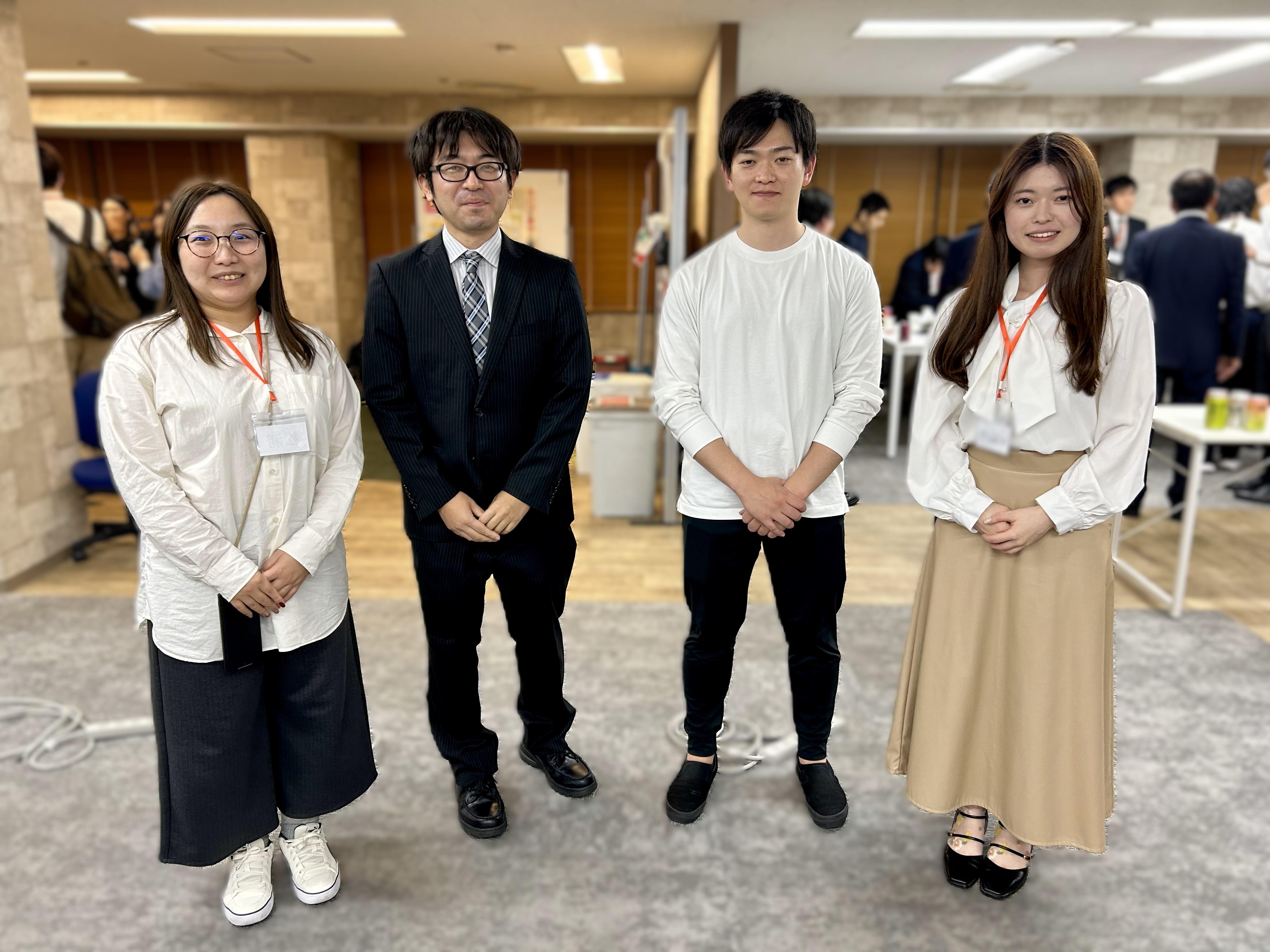 『管理部』として、社員のサポートを行っているメンバー。社員からの相談窓口としての役割から会社運営の一端まで、幅広い業務を行っている。