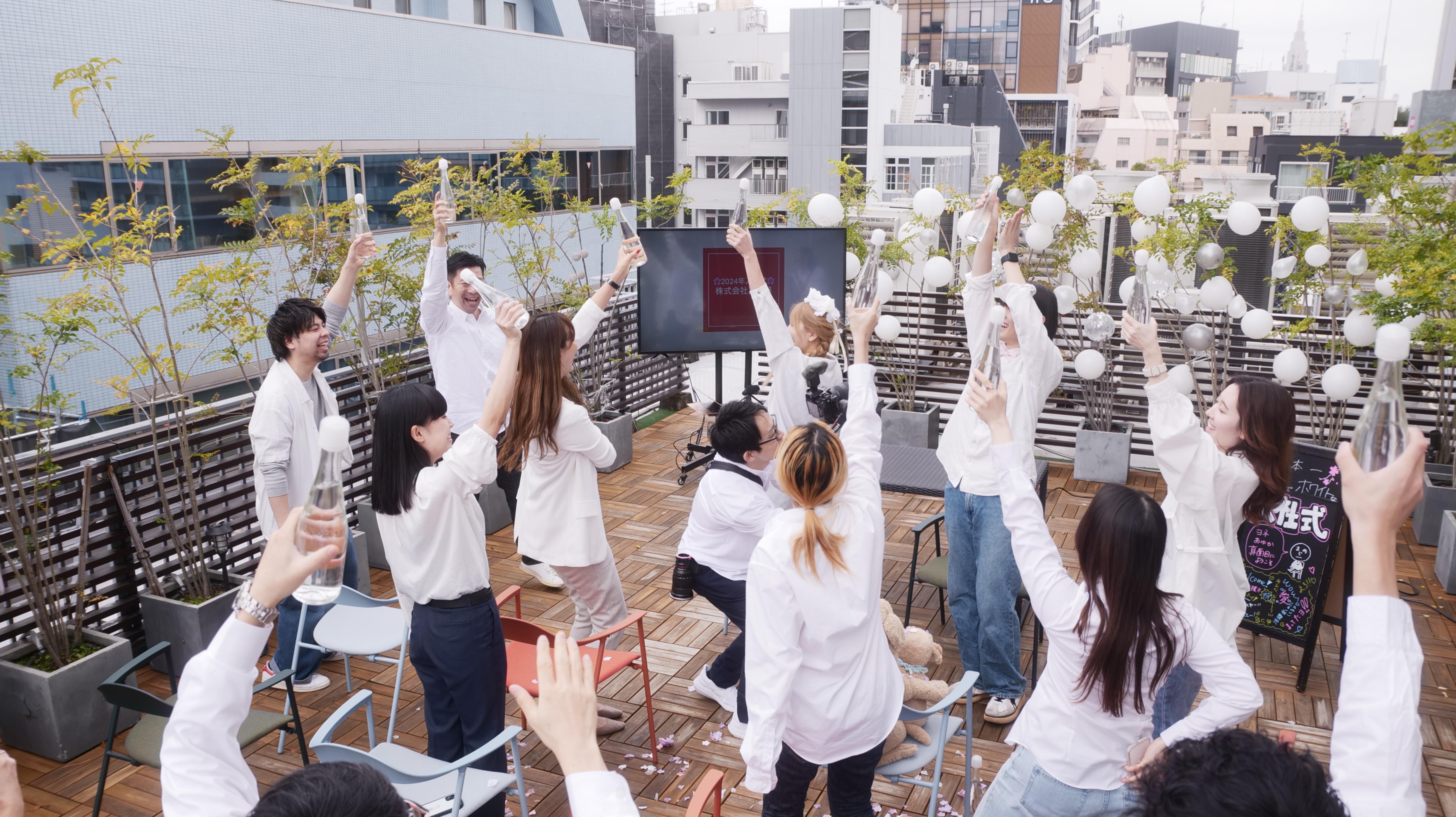 代表が社員に投げる言葉、それは『あなたは何をやりたい？』。指示された仕事やディレクションが決まった仕事ばかりだと、社員のテンションやモチベーションは上がらない。“クリエーター魂”を尊重したこの質問は日々社内で飛び交います。
