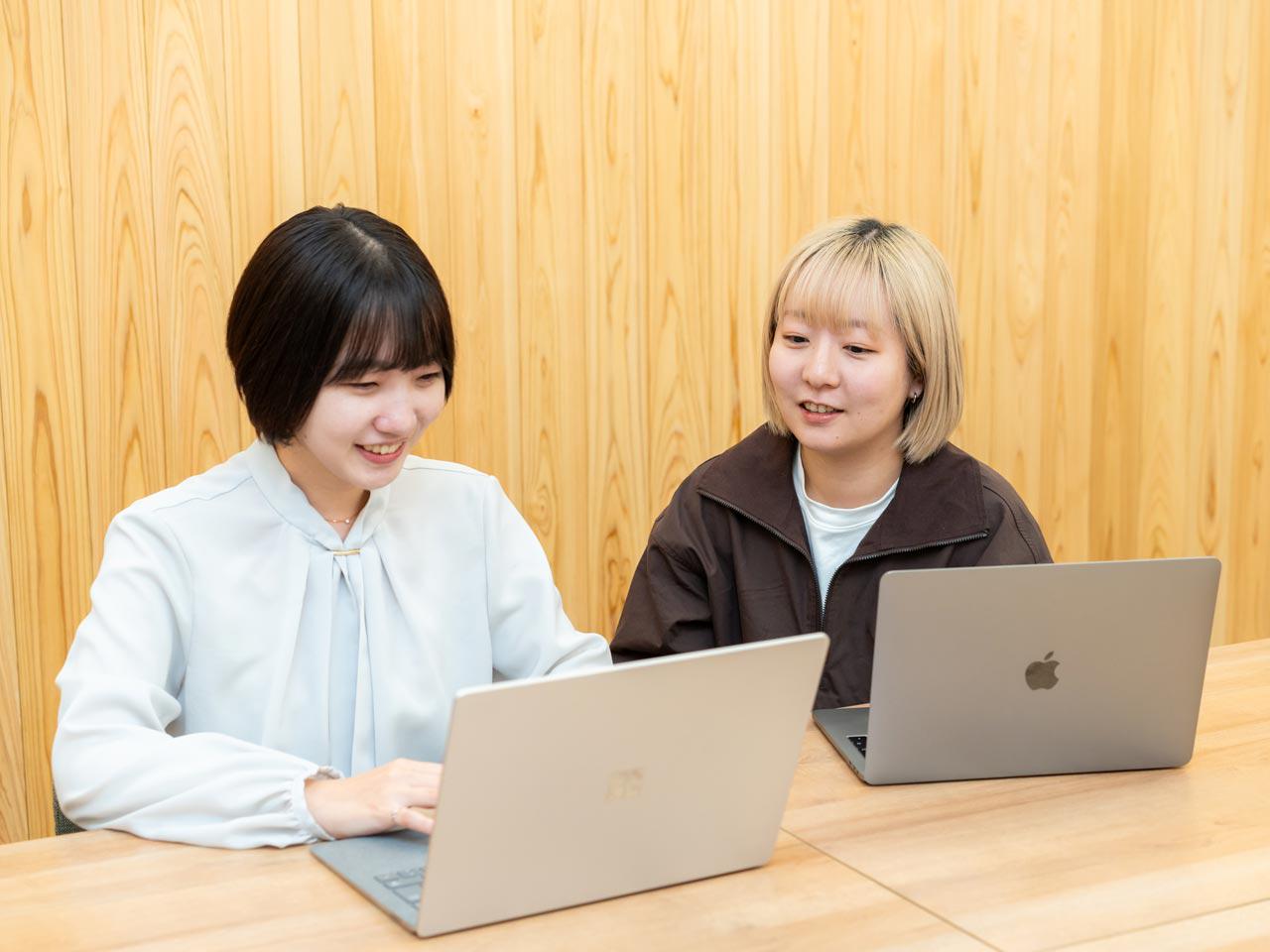 同社では、個々の意欲を尊重し、スキル向上を促す環境が整っている。