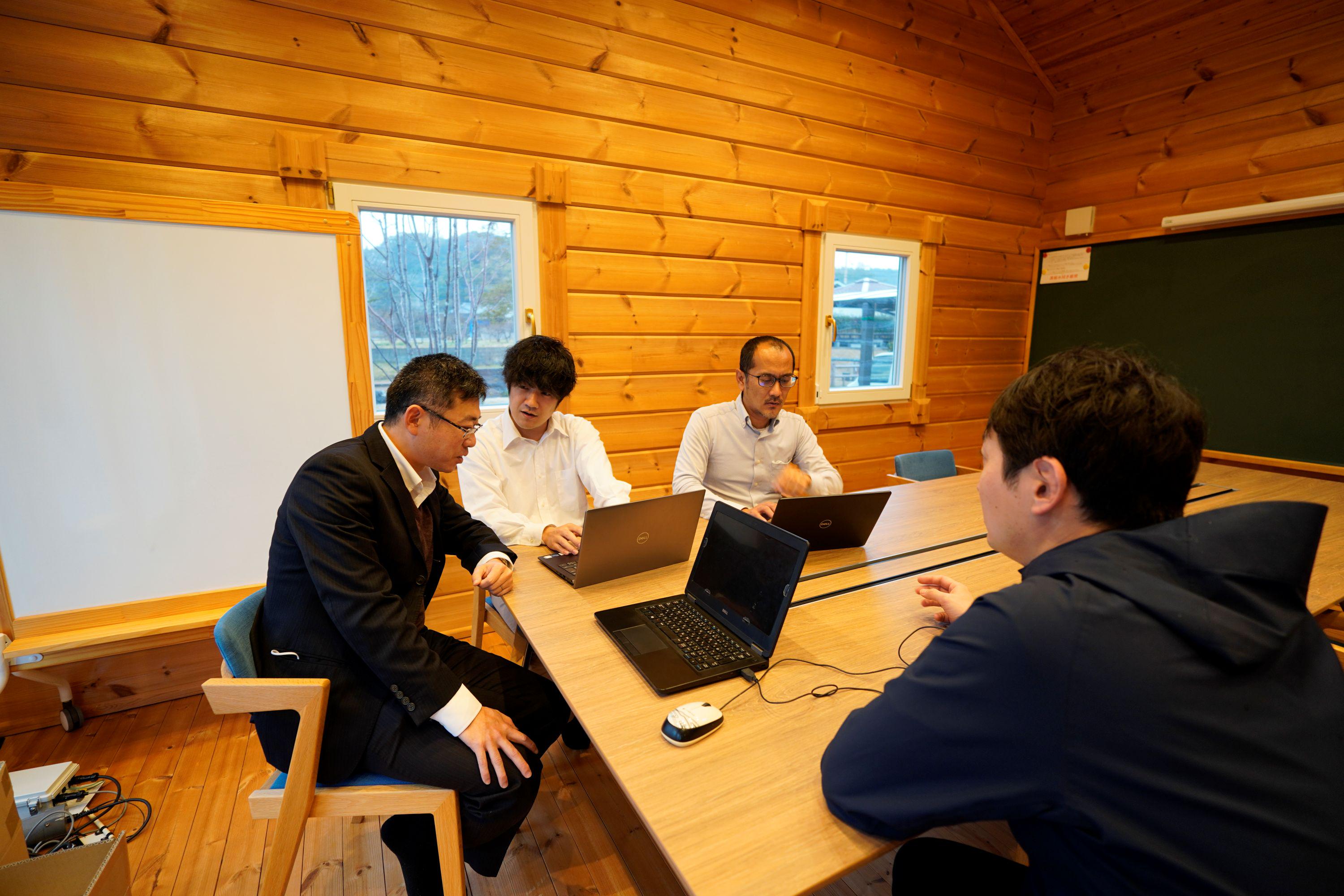 事業内容：ソフトウェアエンジニアリング