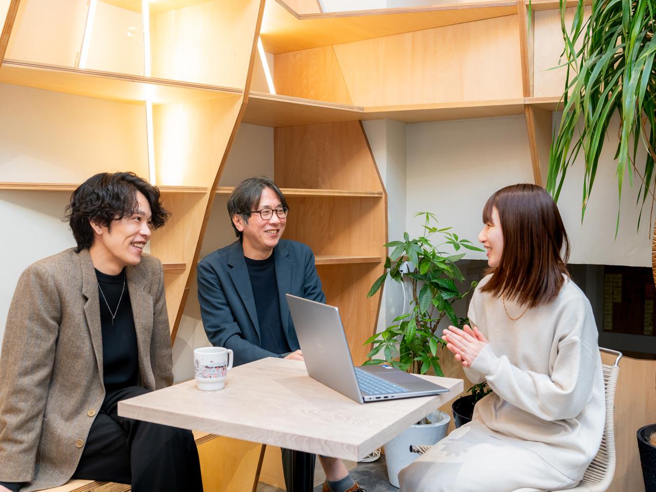 休み放題制度やジム・パーソナルトレーナ代／整体・マッサージ代／サウナ・温泉代補助等、充実した福利厚生も特徴的。