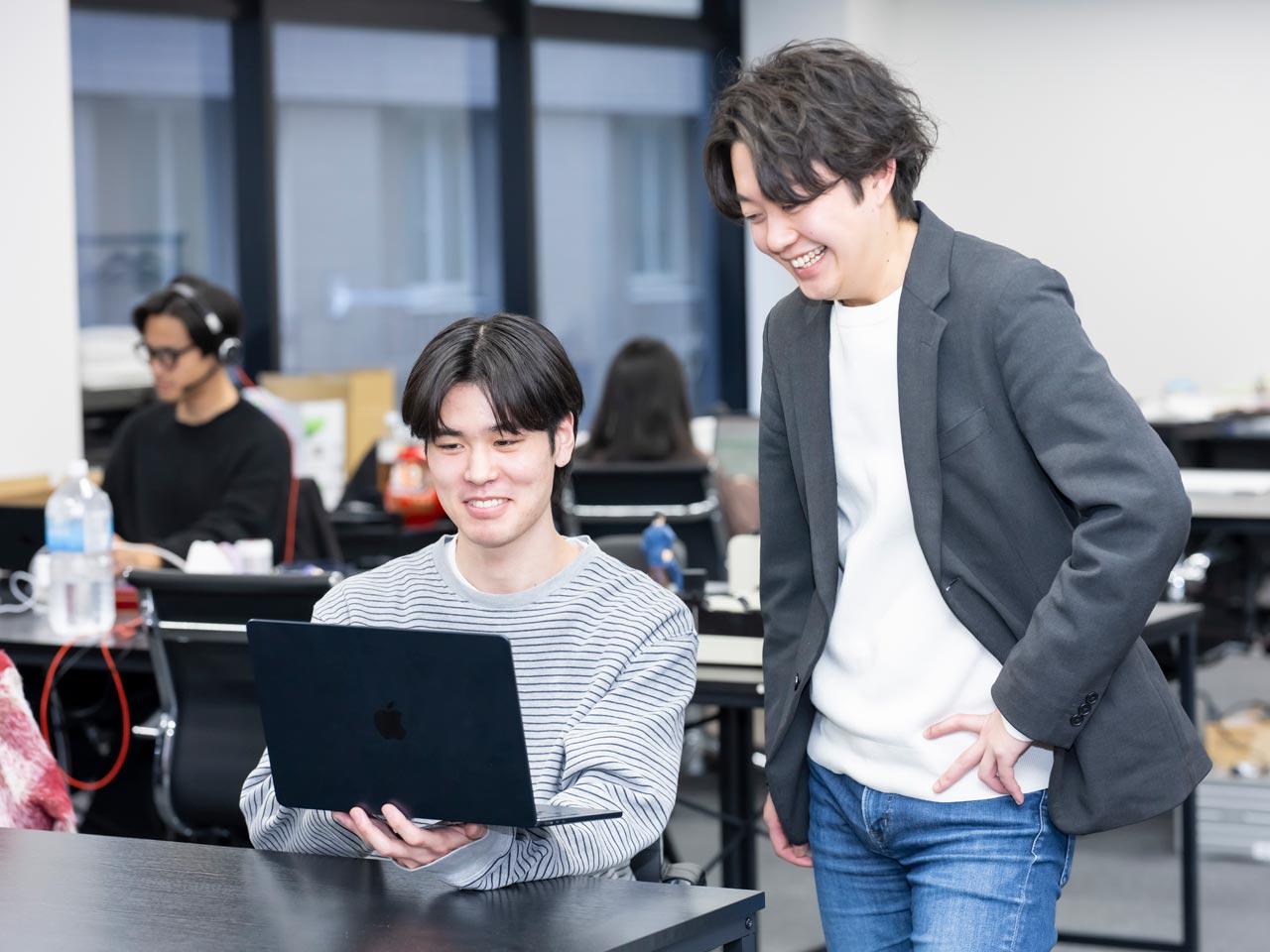 MEOは店舗等のスモールビジネスのニーズを捉え、一店舗からチェーンの加盟店を総取りする等、加速度的に拡大。顧客の業種も多様化している。