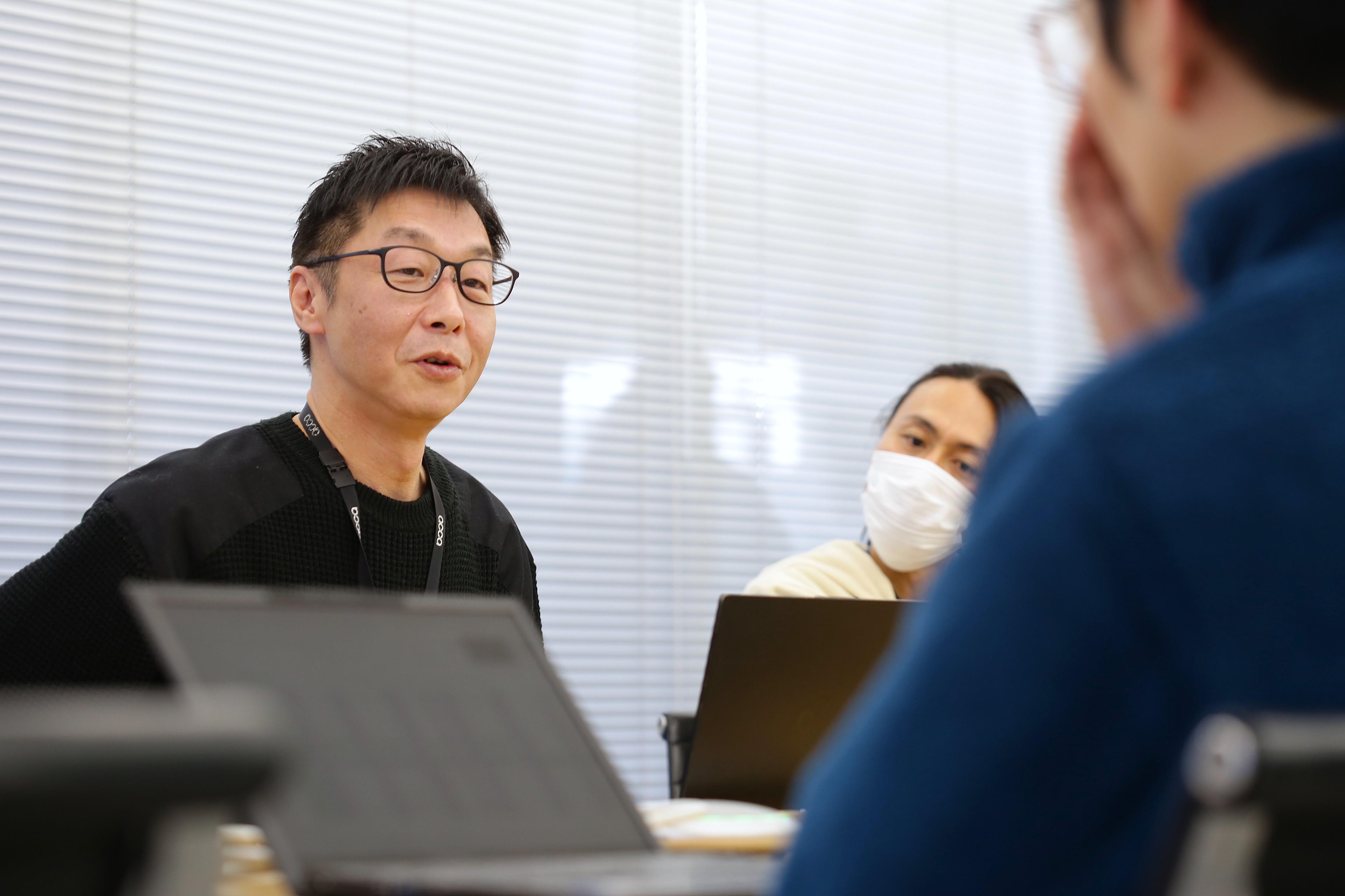 成長過程にあるからか、社内は活気で溢れている。コミュニケーションも頻発に発生し、雰囲気も非常によい。ぜひとも一度同社の空気感を味わってほしいです。