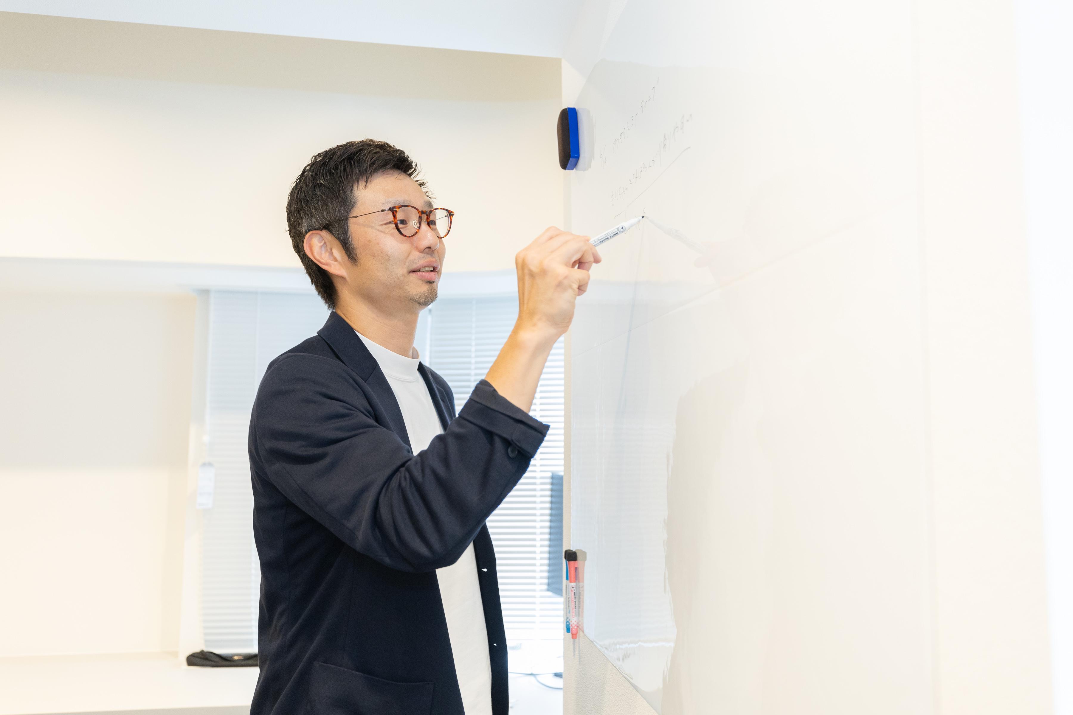 事業内容：コンサル型DXサービス