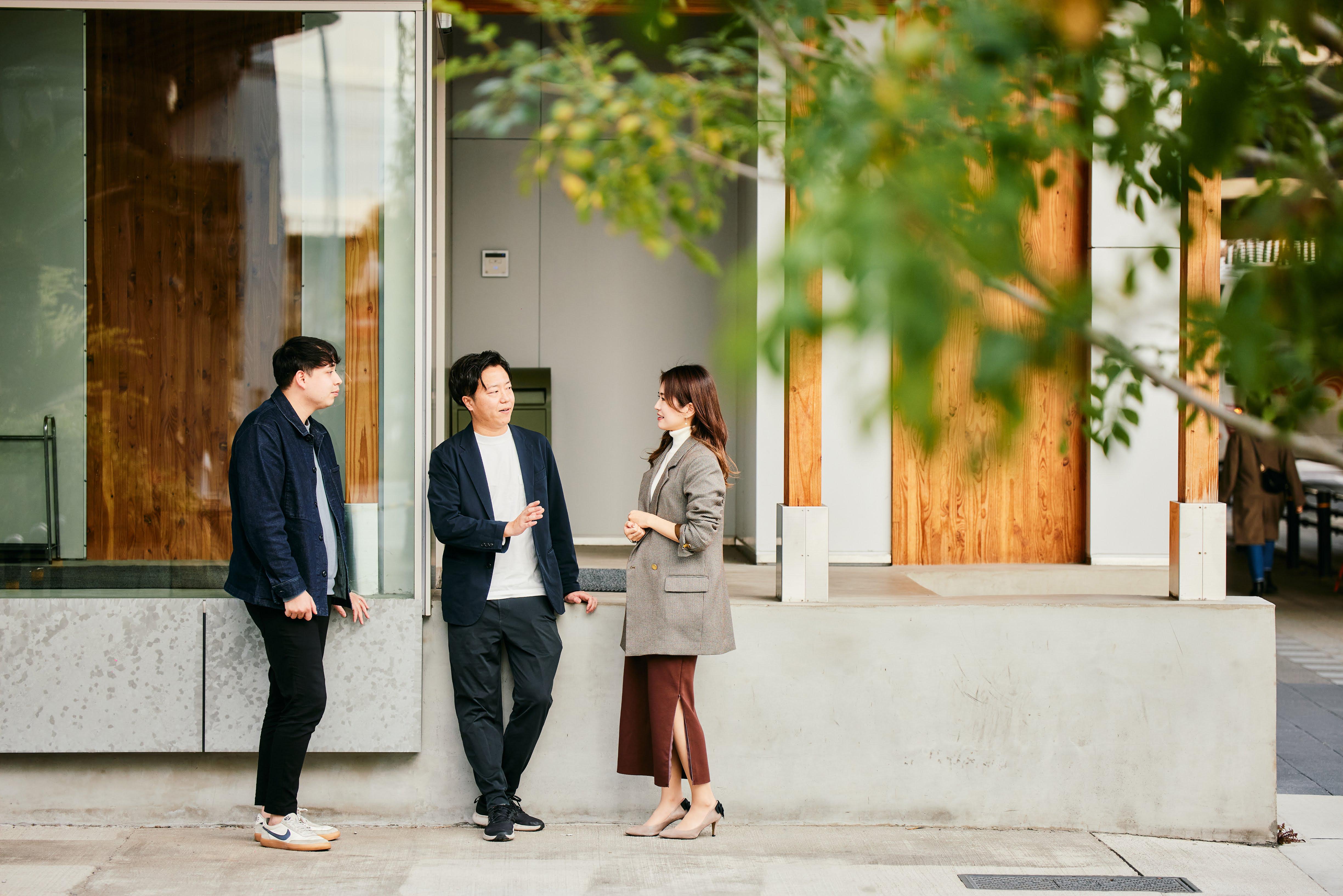 社内はキャリアや年齢、働き方もさまざまだが、前向きで明るく、人想いのメンバーばかりが揃っている。