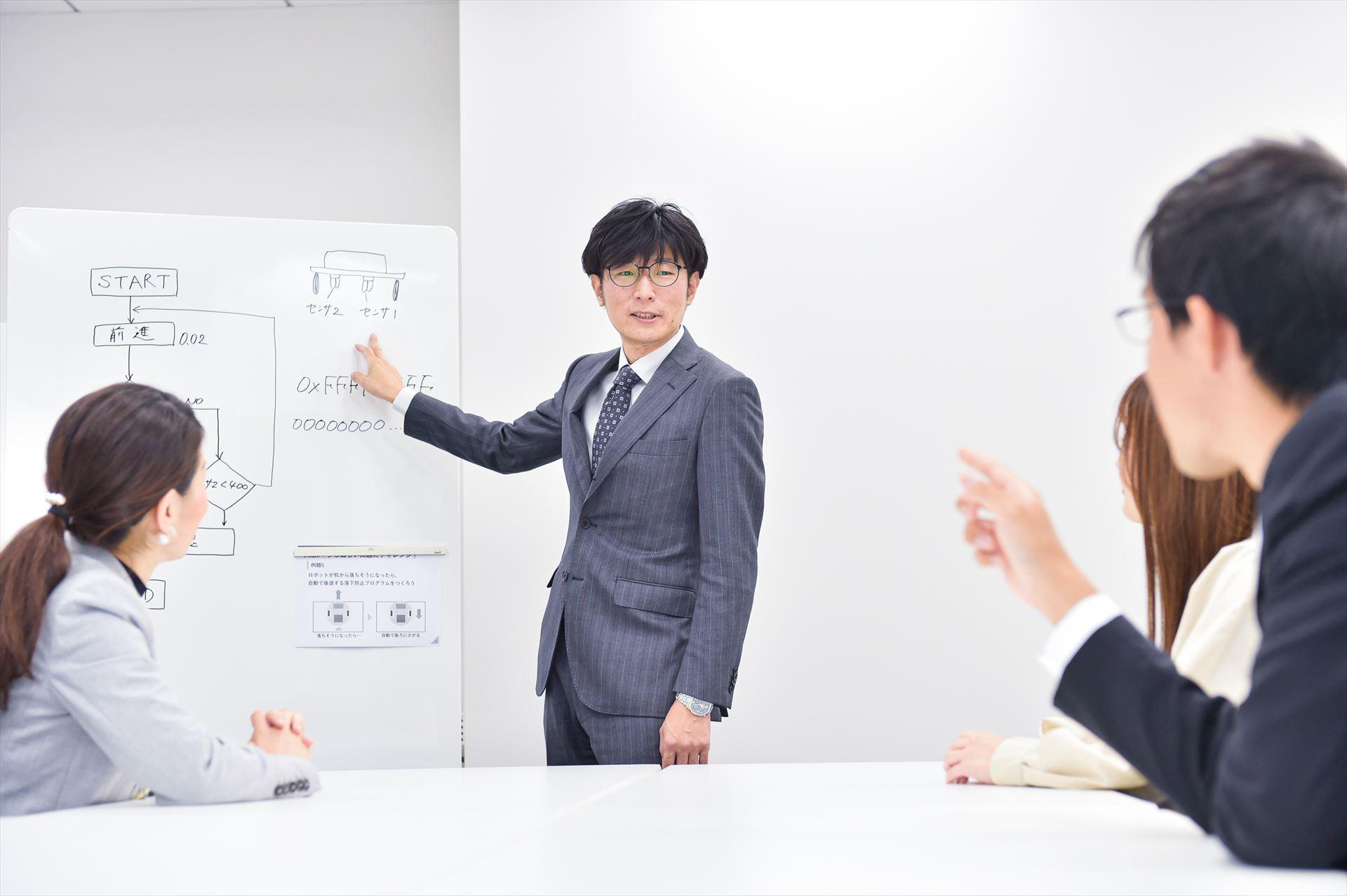 同社の教育制度は長年のノウハウと豊富なメニューを取り入れてエンジニアそれぞれにカスタマイズされています