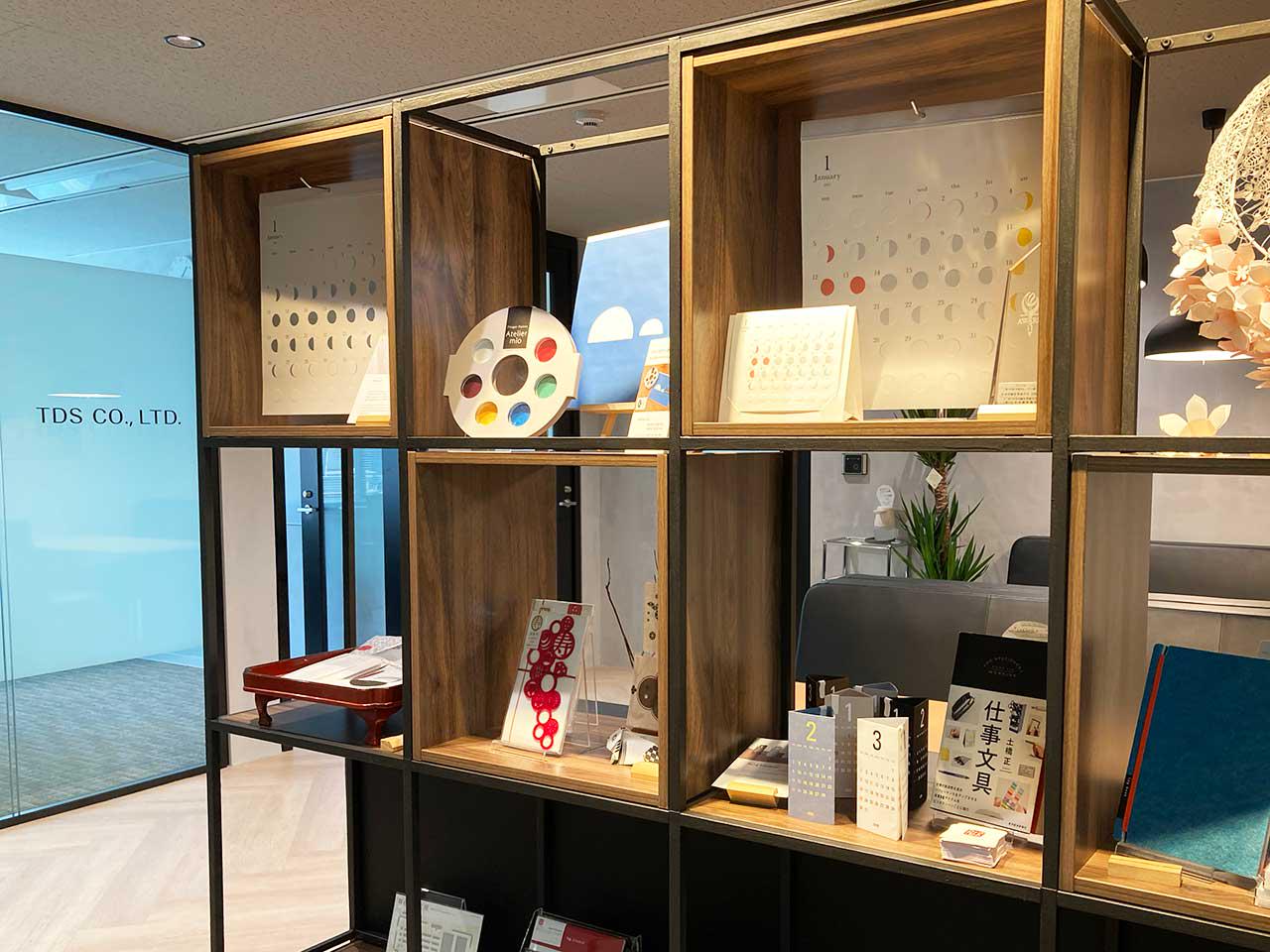 自社で企画・開発している文具シリーズ『Re+g（リプラグ）』